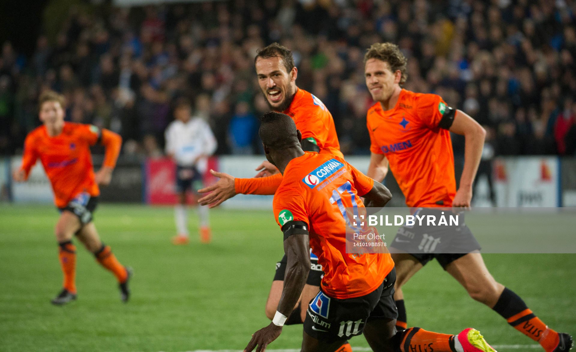 Norrköpings Emir Kujovic och Alhaji Kamara jublar