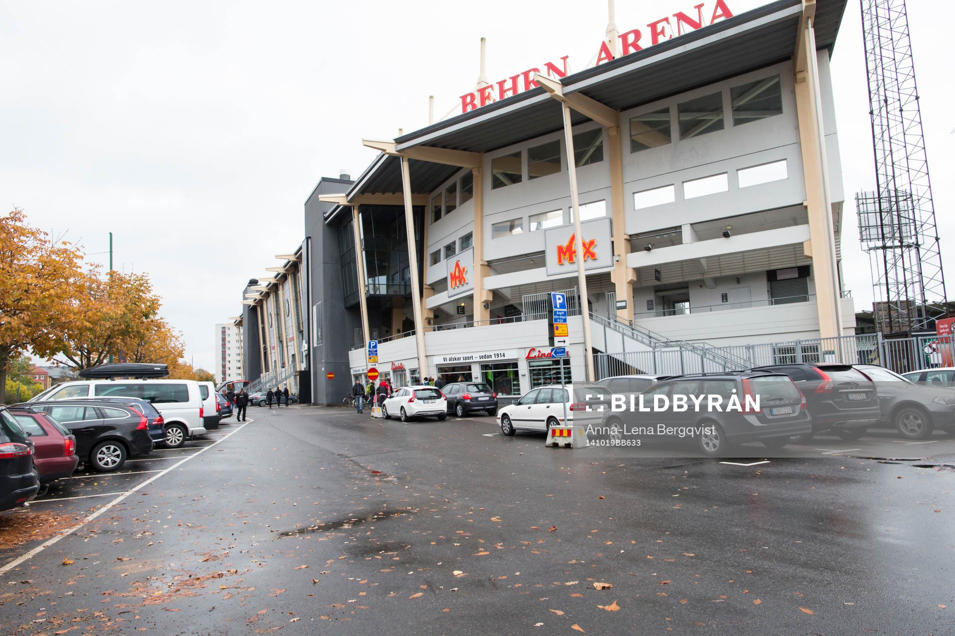 Vy över entren på Behrn Arena