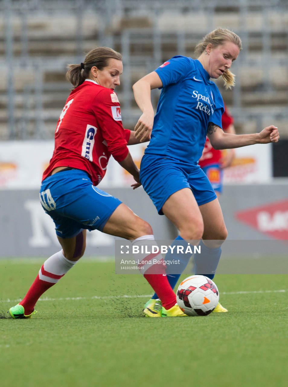 Örebros Lucie Martinkova och Eskilstunas  Alexandra