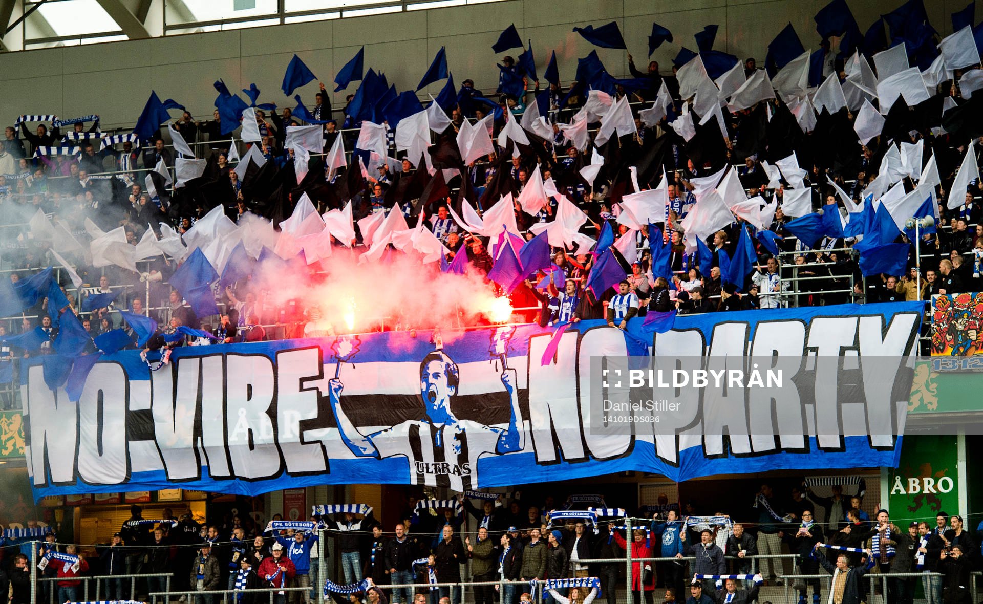 IFK-klacken bränner bengaler innan fotbollsmatchen i