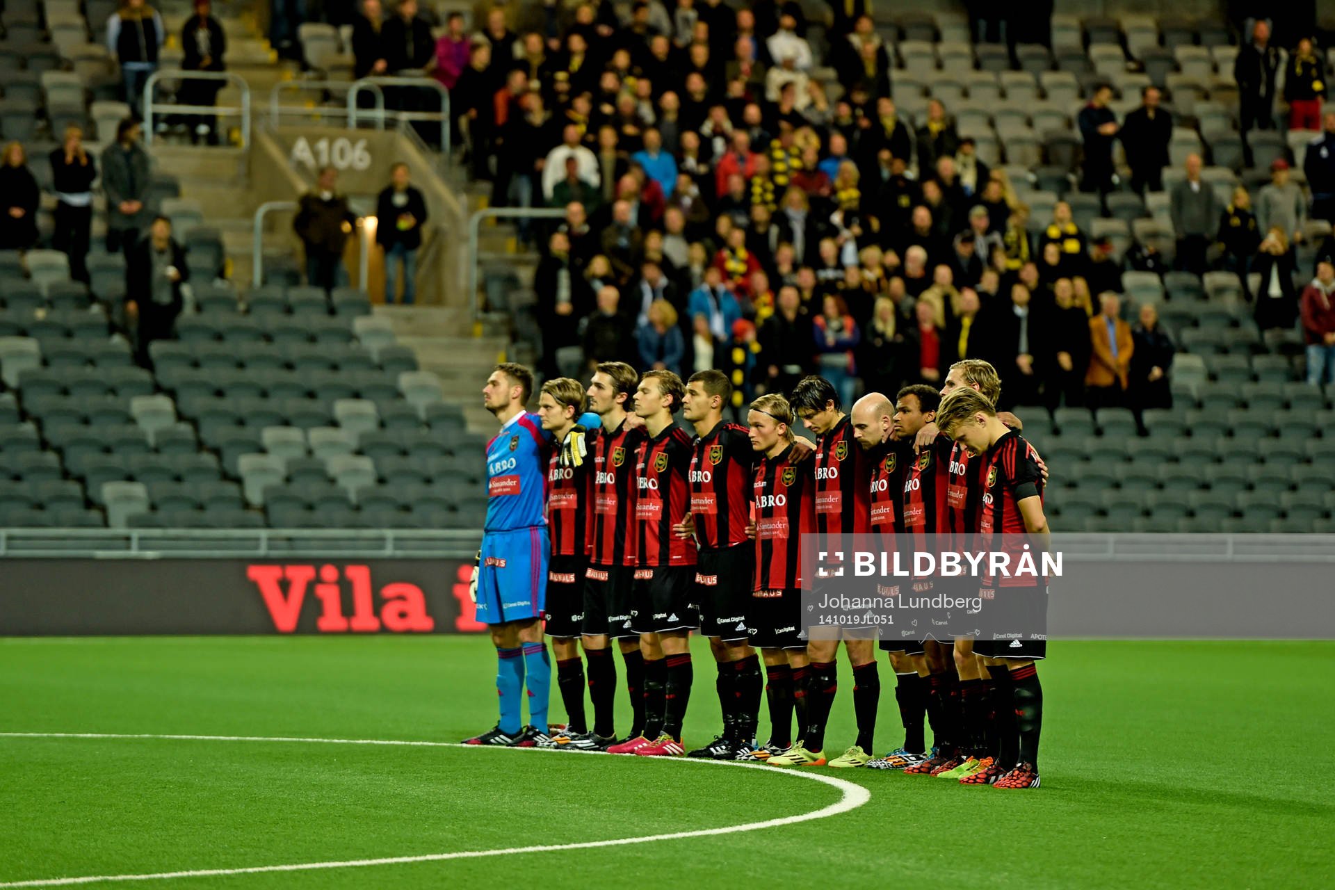 En tyst minut för Brommapojkarnas Pontus Segerström innan
