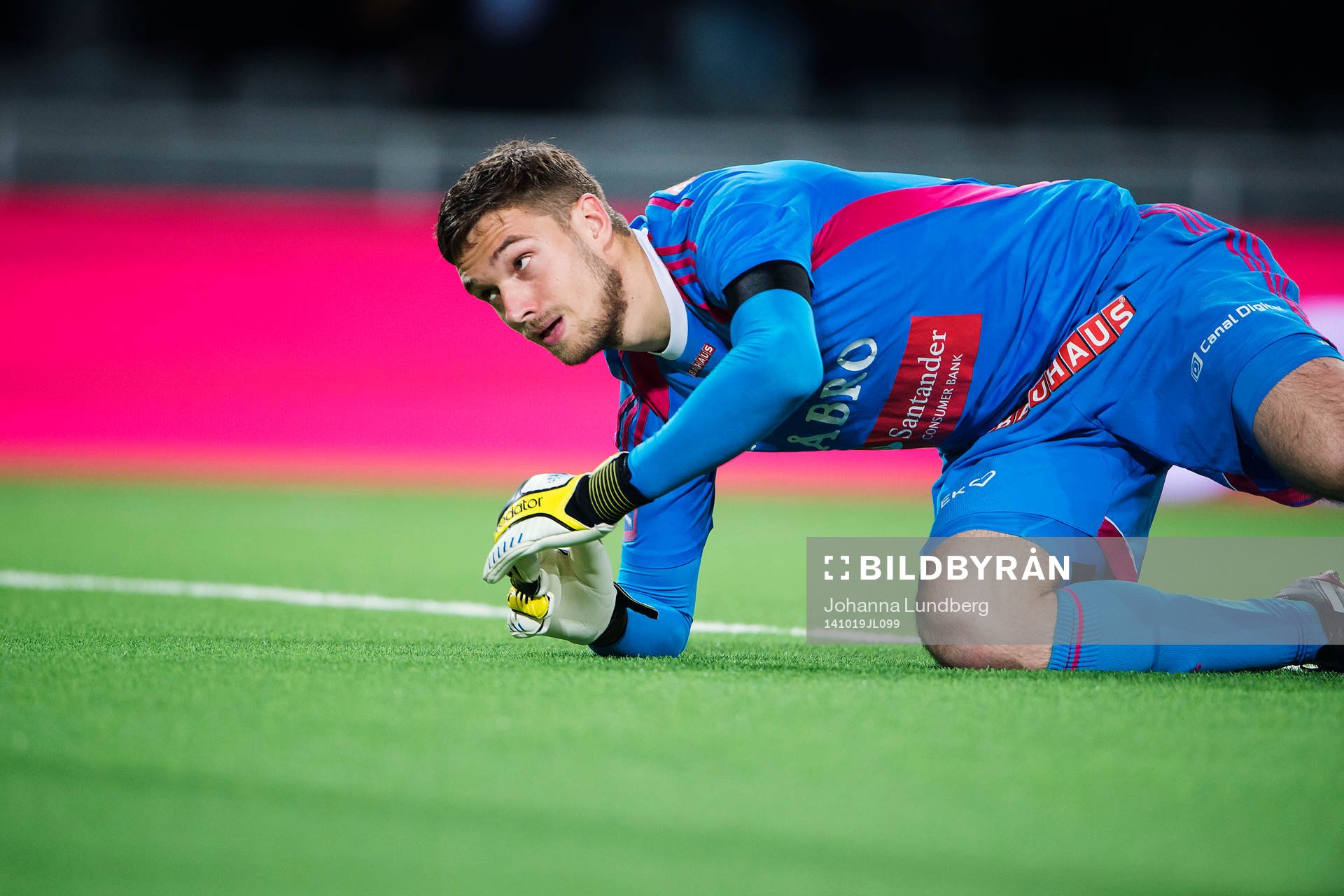 Brommapojkarnas målvakt Davor Blazevic deppar