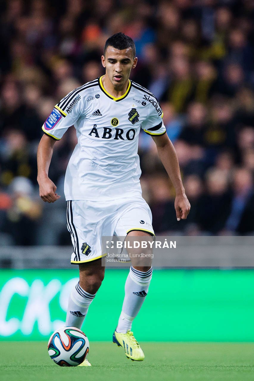 AIK:s Nabil Bahoui  under fotbollsmatchen i Allsvenskan mellan Brommapojkarna och AIK den 19 oktober 2014 i Stockholm. 
