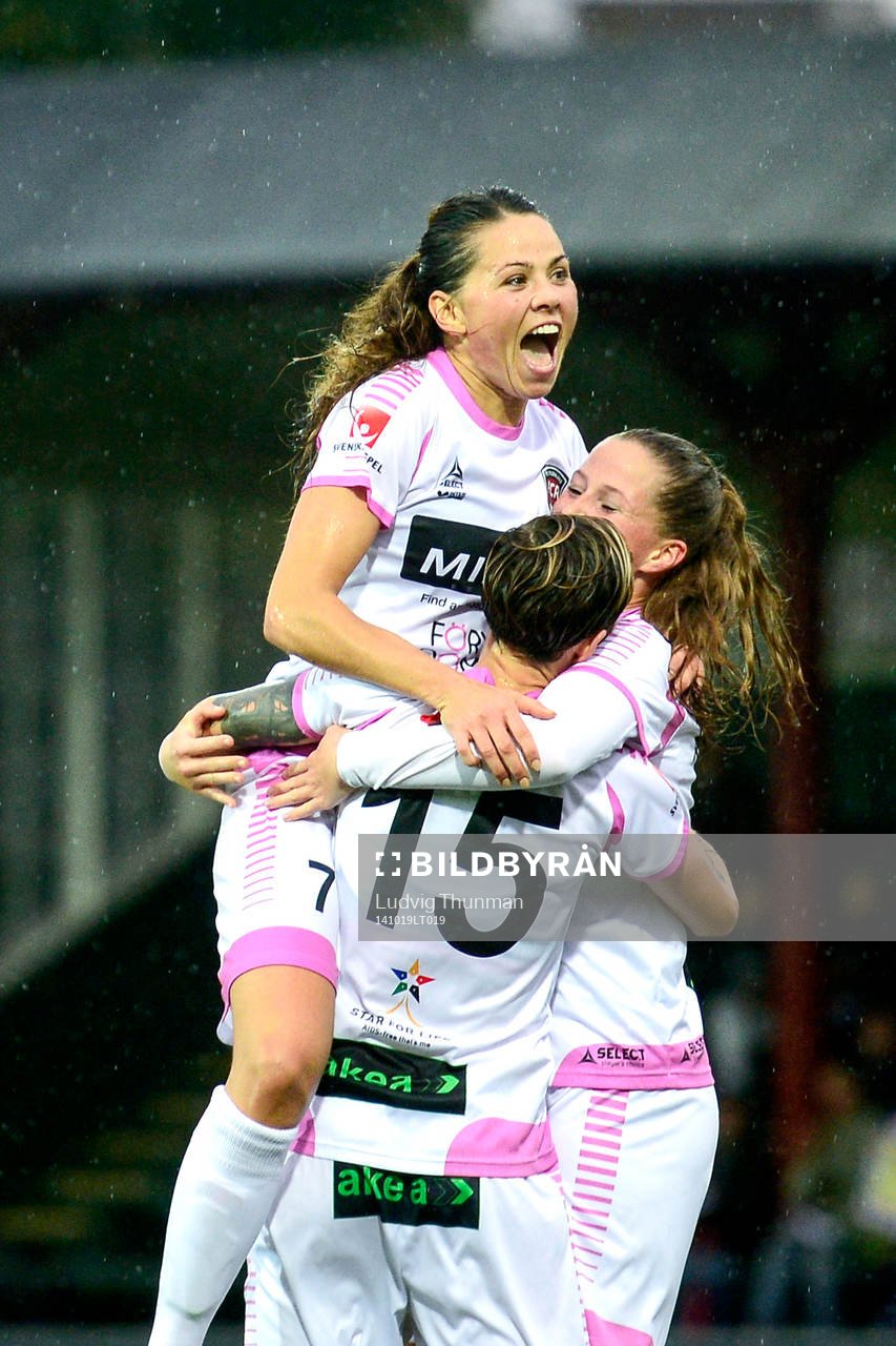 Rosengårds Sara Björk Gunnarsdottir och Therese Sjögran
