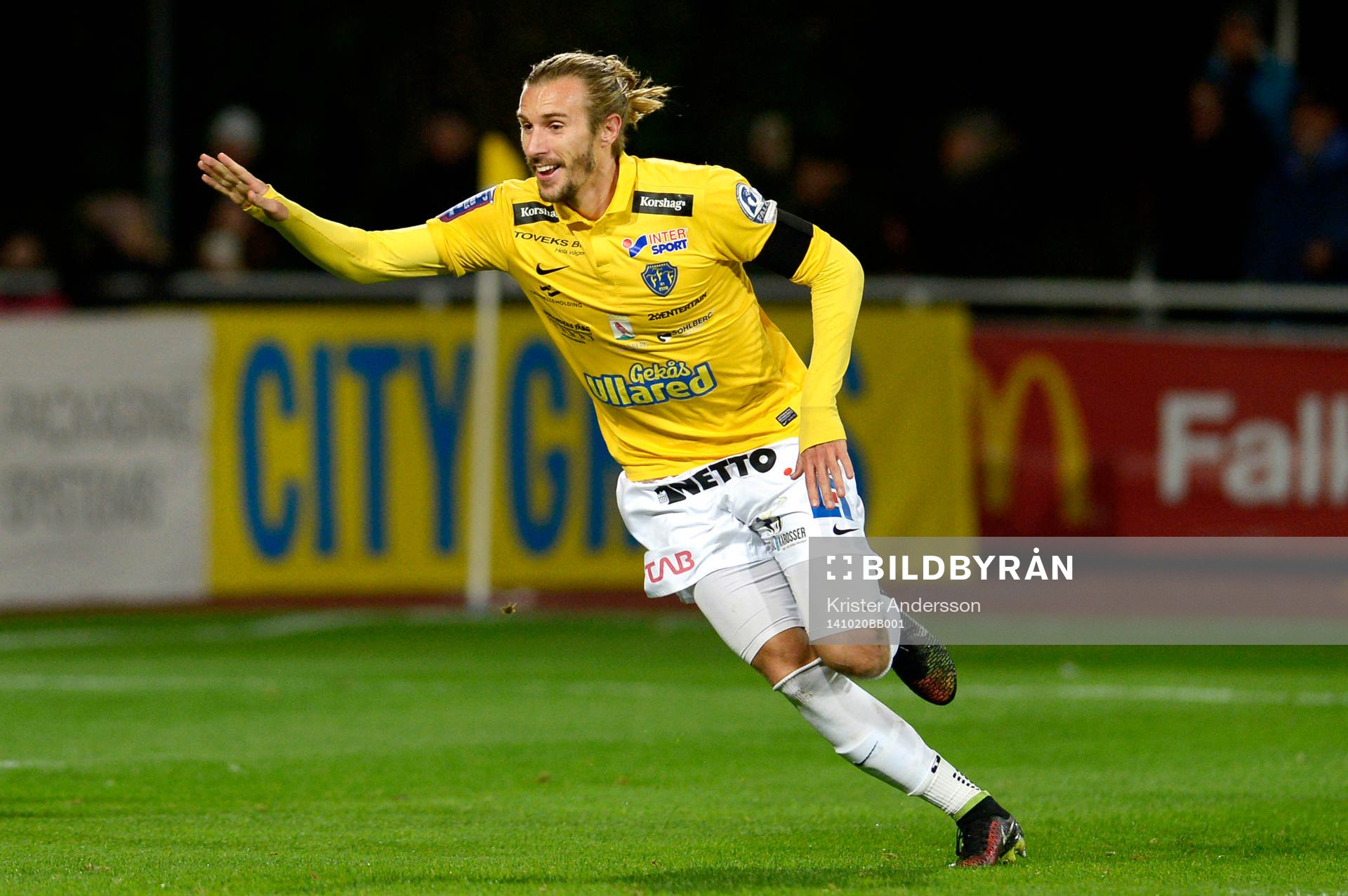 Falkenbergs Tobias Carlsson jublar