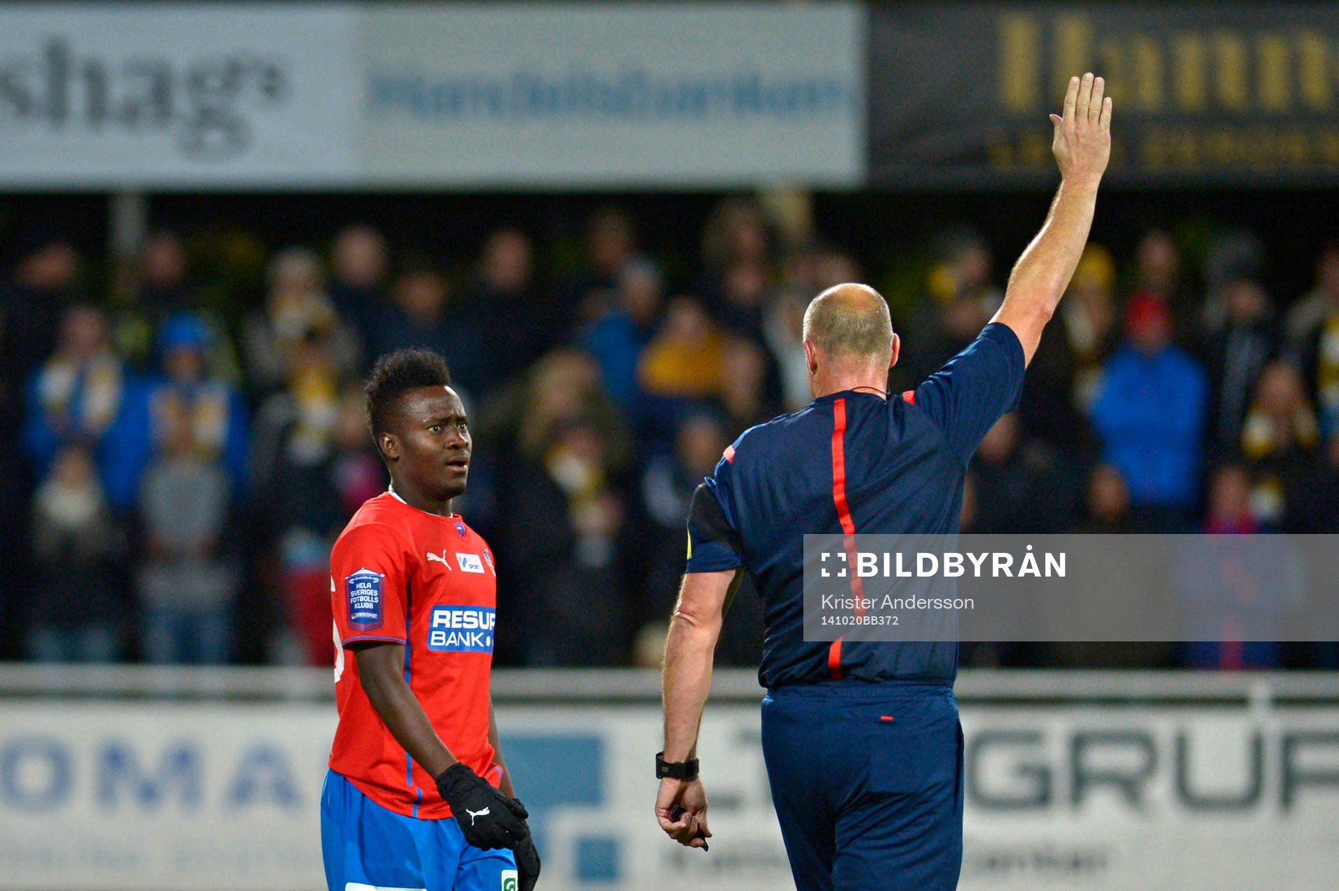 Helsingborgs David Accam reagerar mot domare Martin Hansson