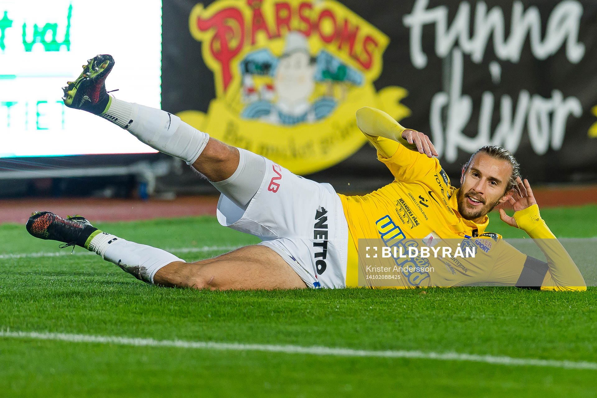 Falkenbergs Tobias Carlsson jublar