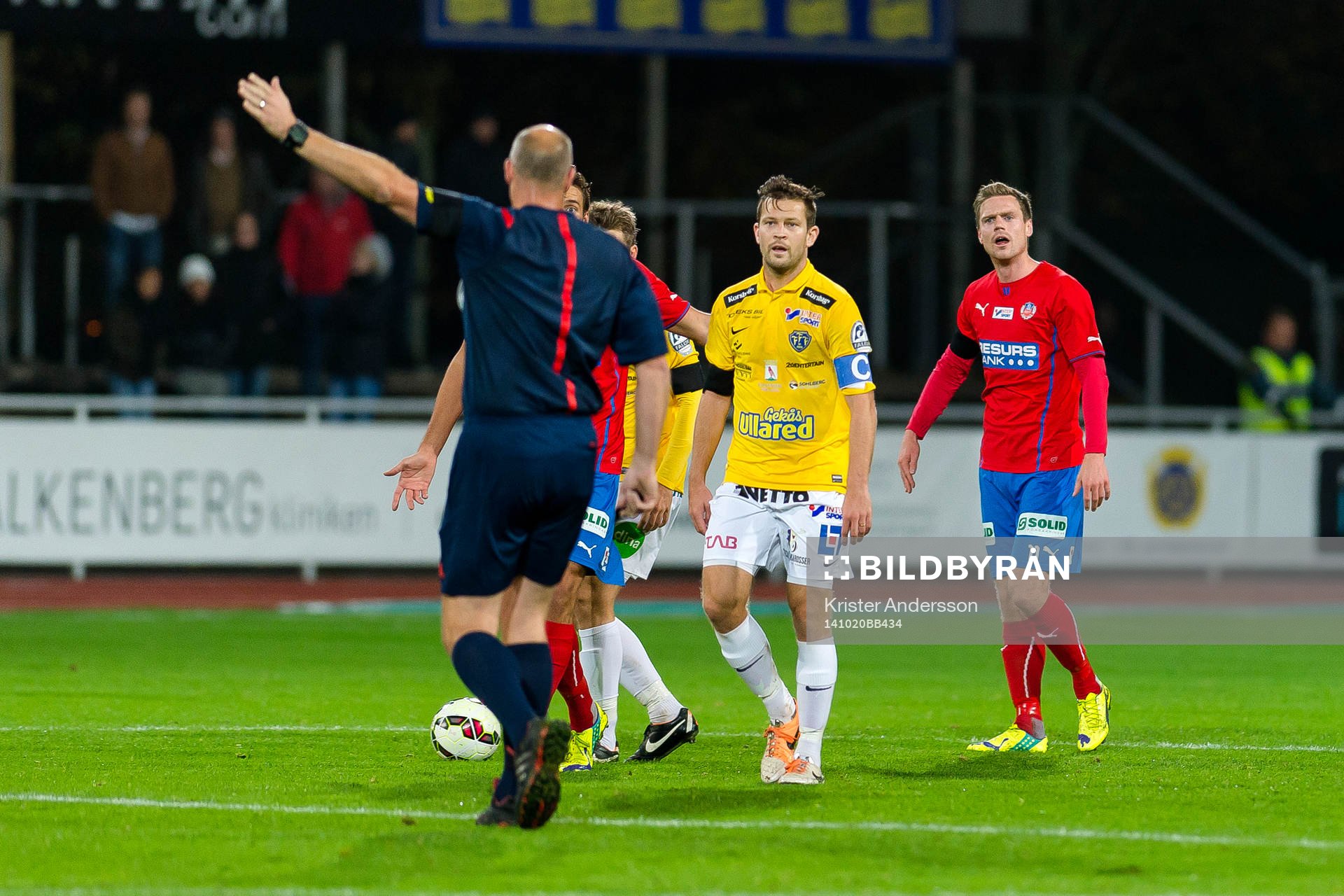 Helsingborgs Arnór Smárason är oförstående över