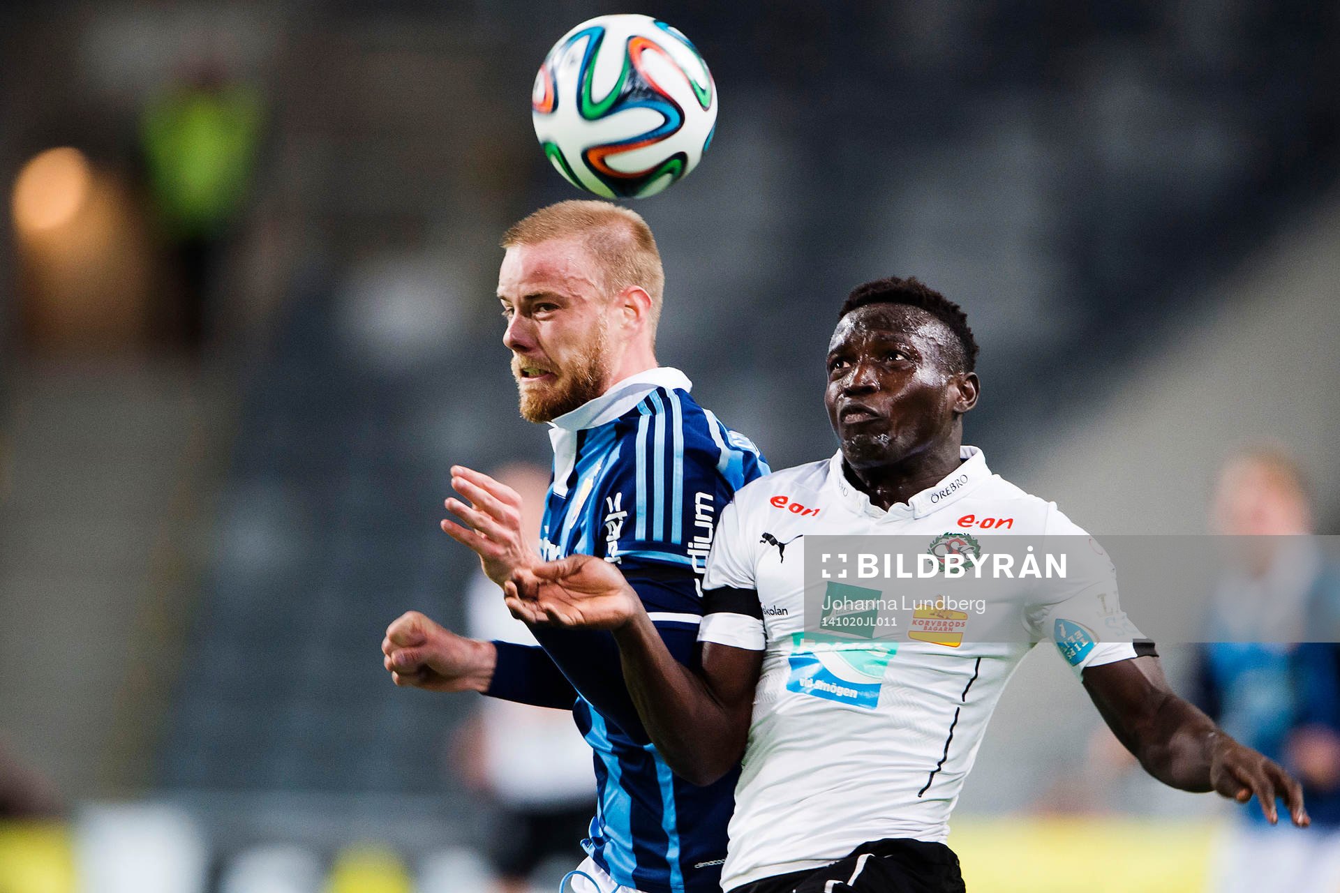Djurgårdens Fredrik Stenman och Örebros Alhassan Kamara