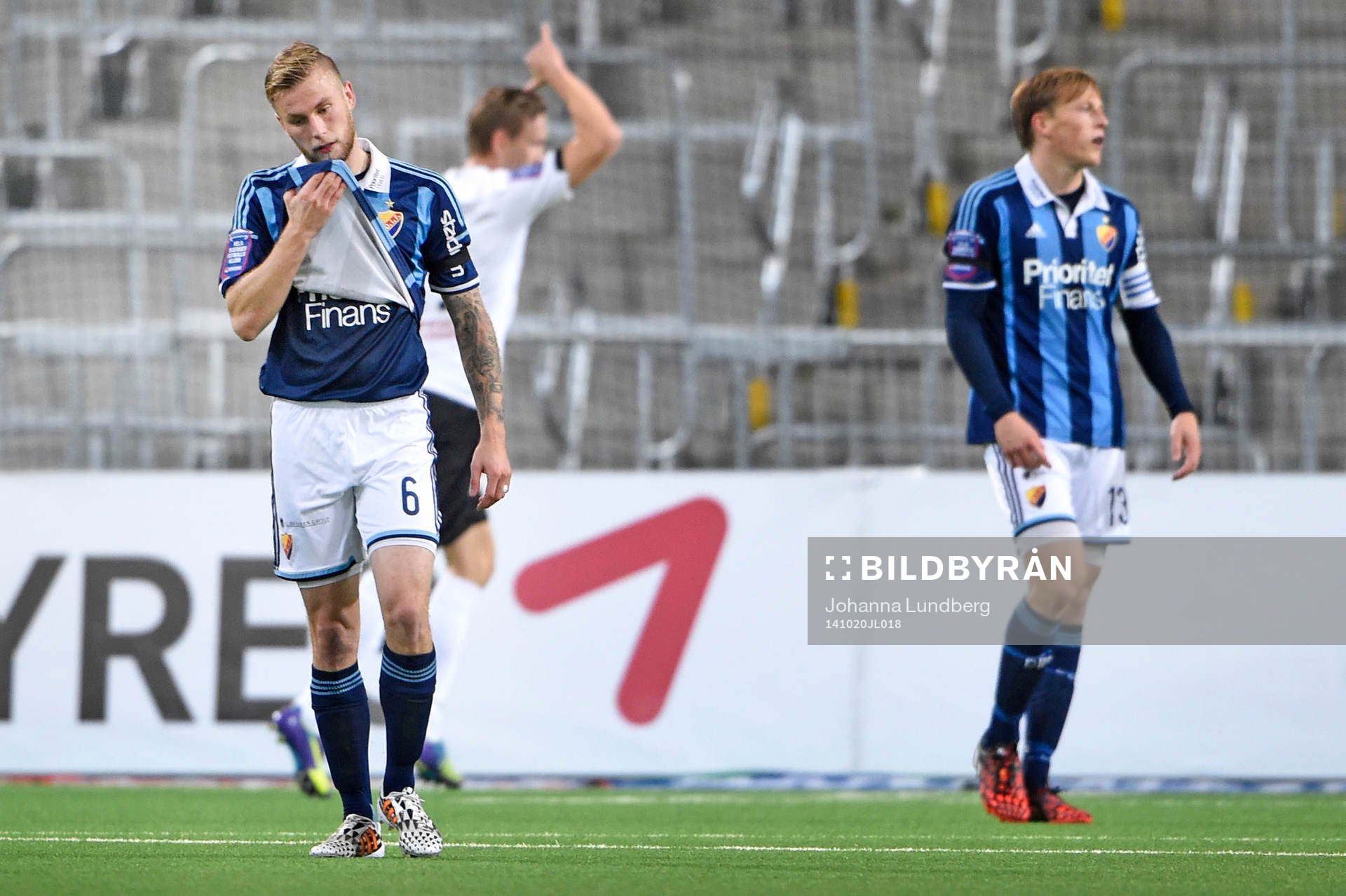 Djurgårdens Aleksander Faltsetas och Emil Bergström deppar