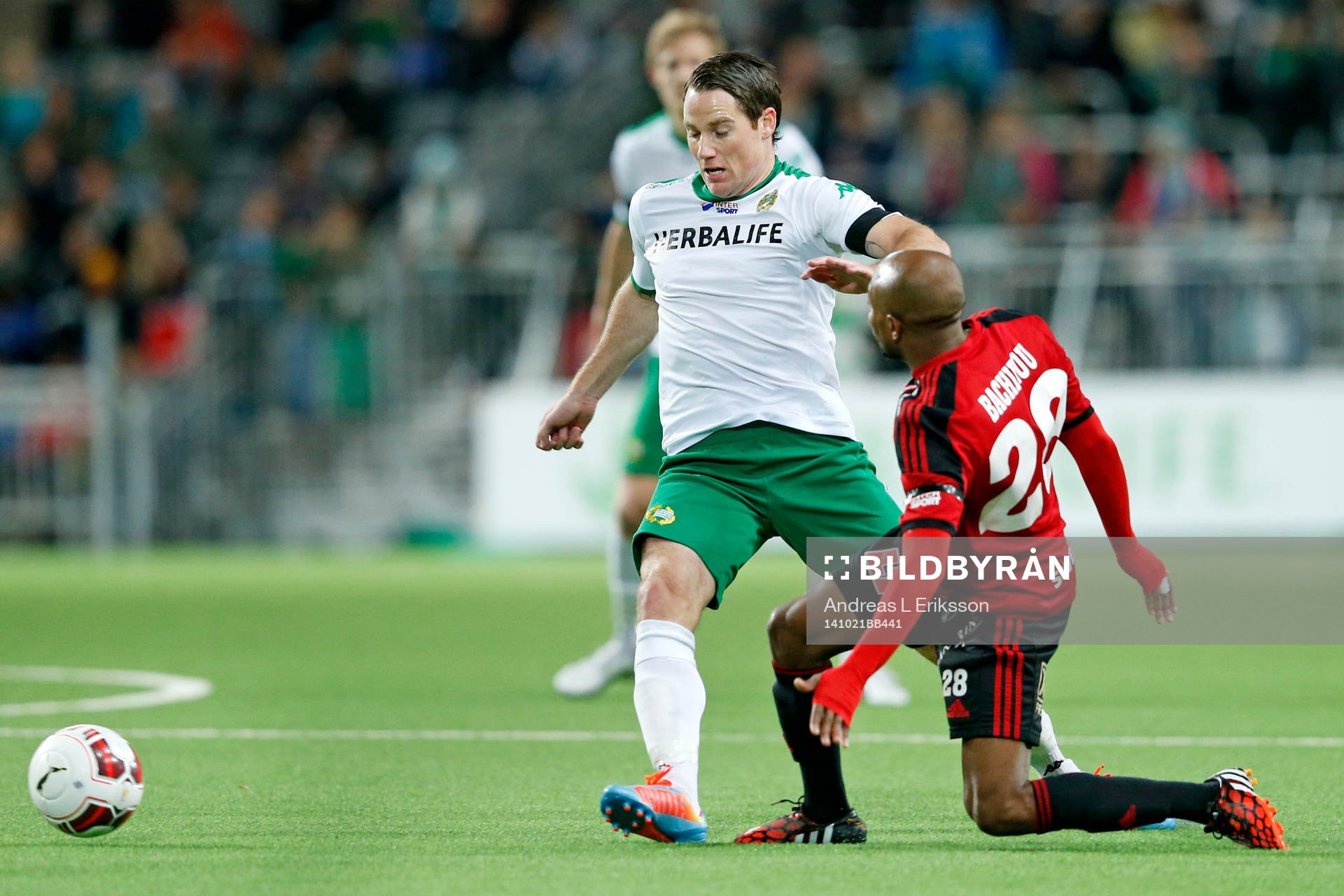 Hammarbys Johan Persson och Östersunds Fouad Bachirou