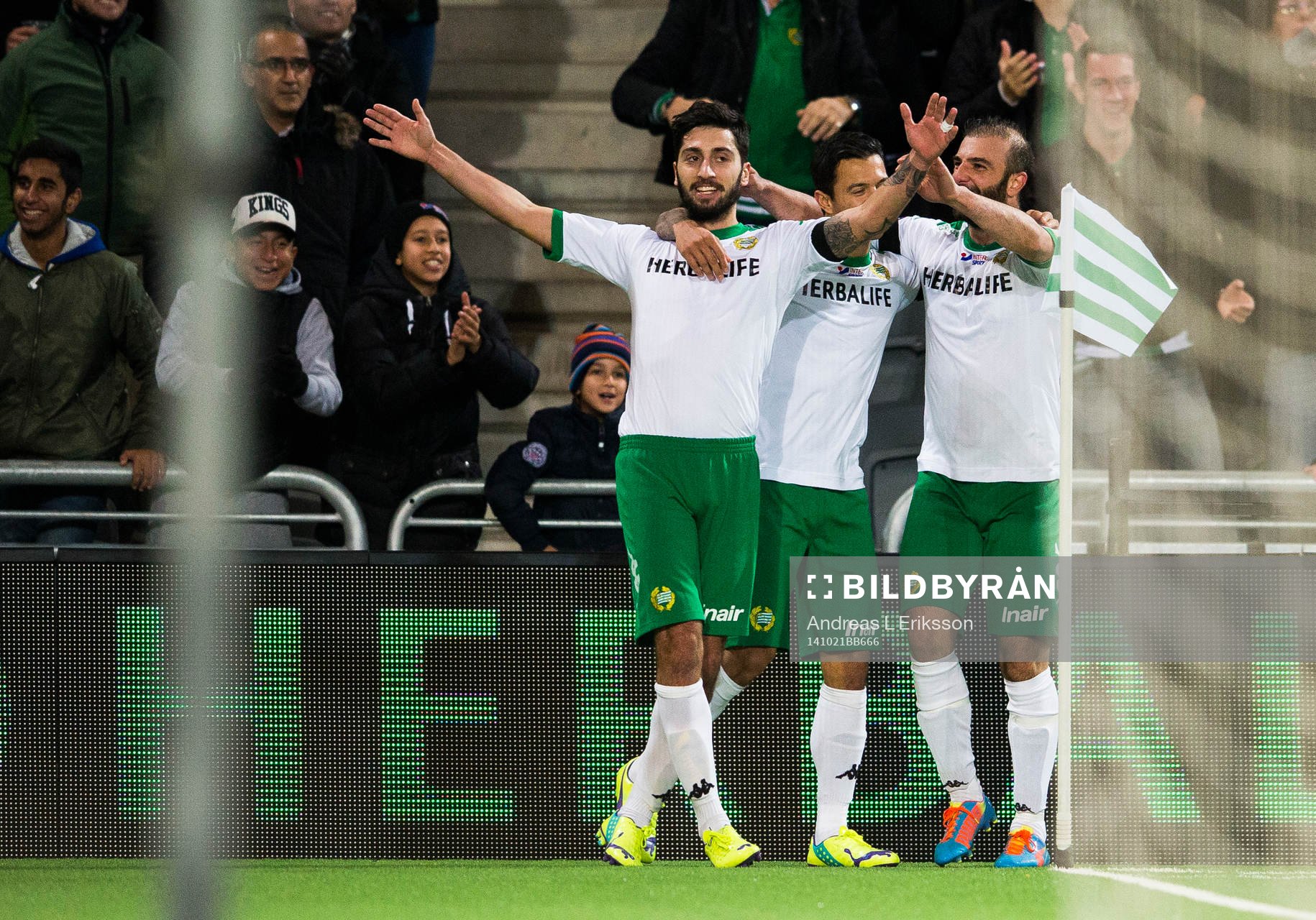 Hammarbys Nahir Besara jublar