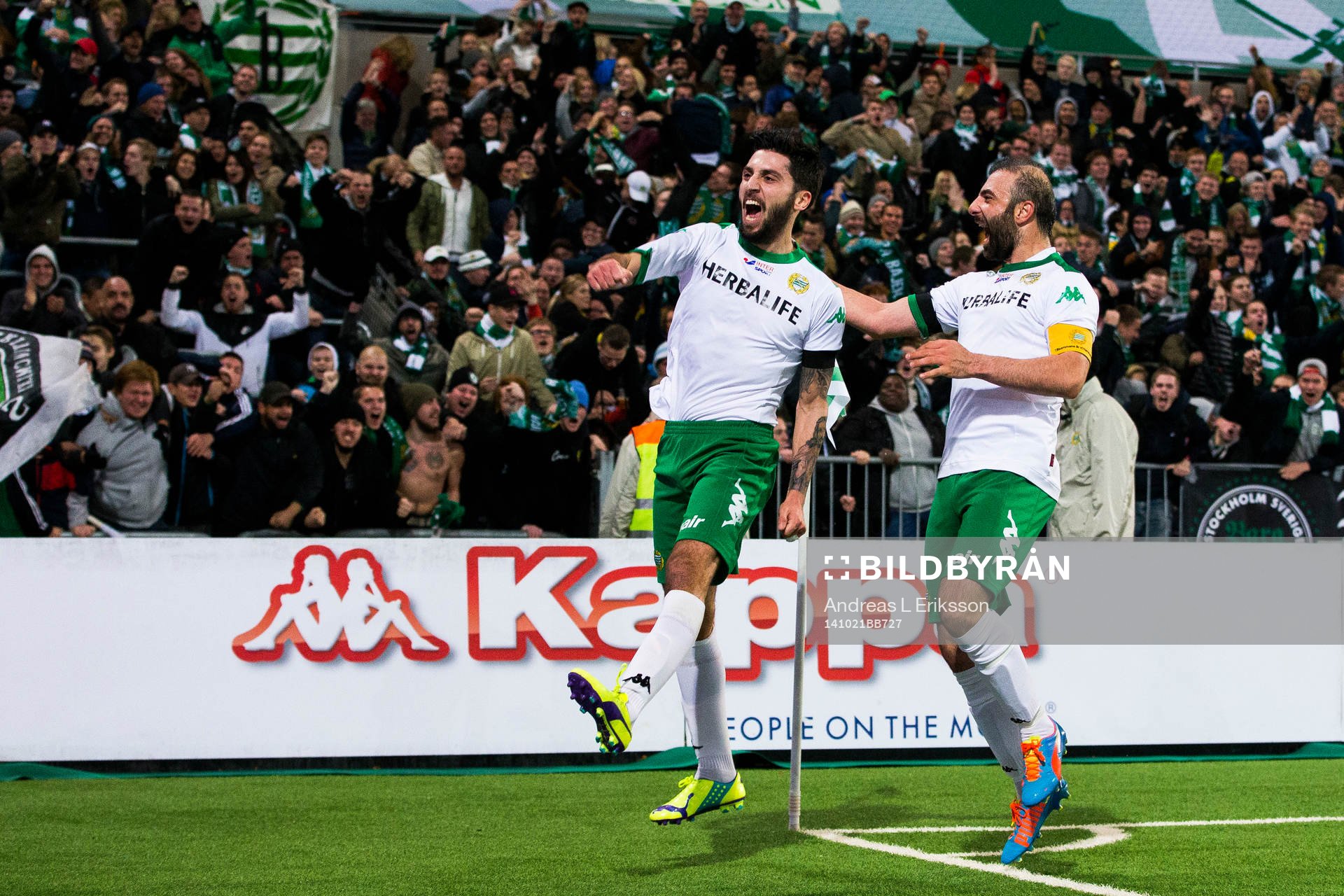 Hammarbys Nahir Besara jublar
