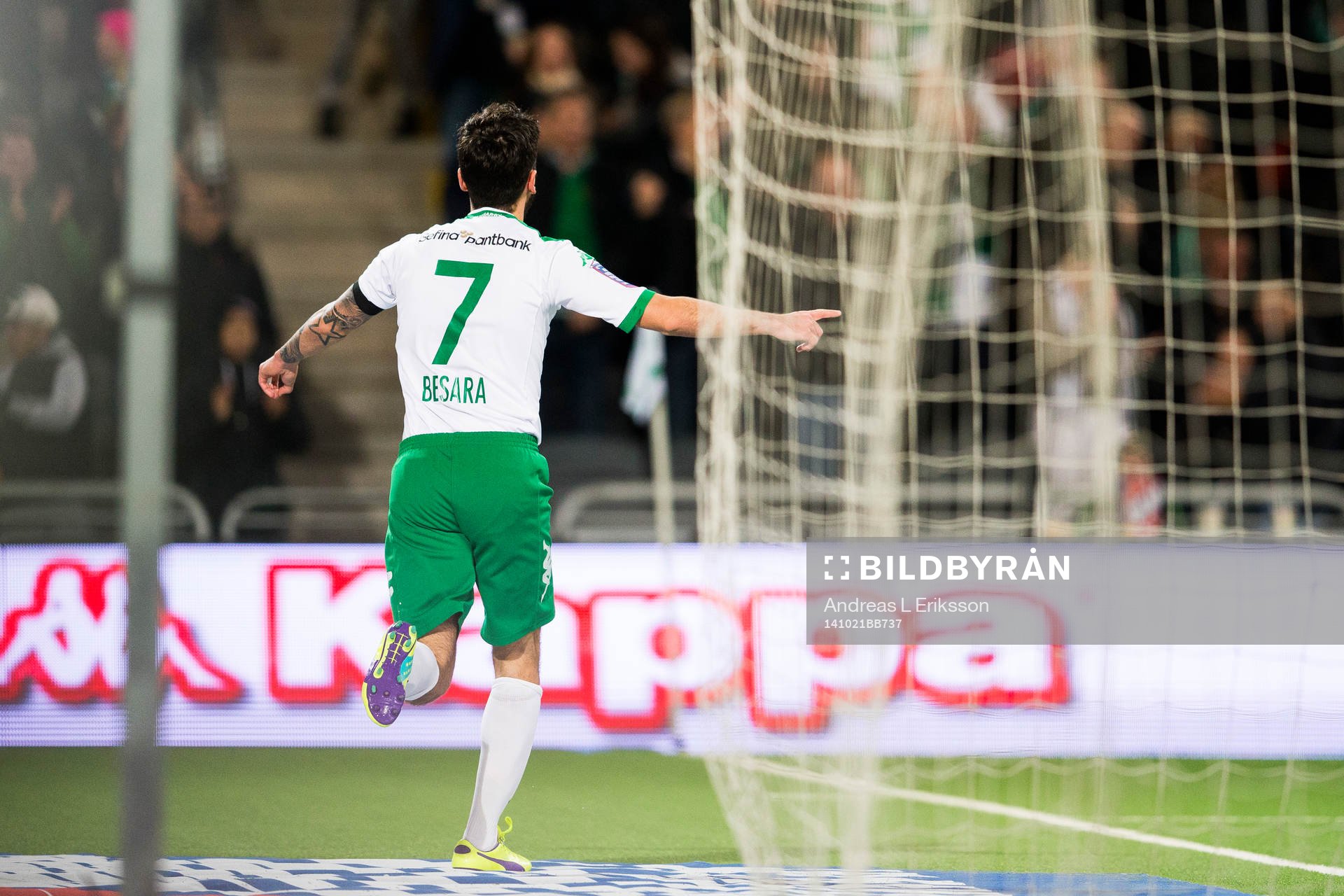 Hammarbys Nahir Besara jublar