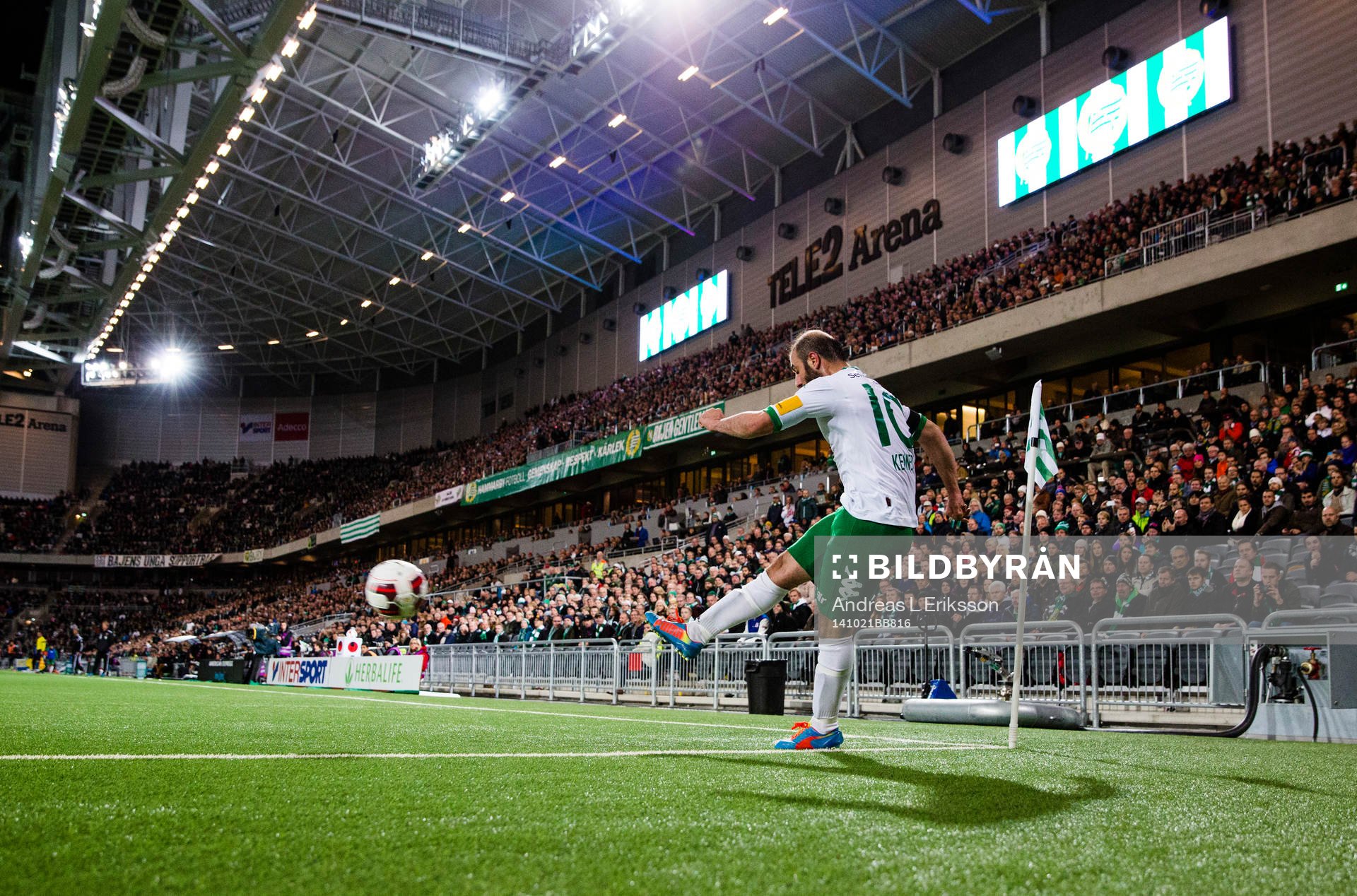 Hammarbys Kennedy Bakircioglu med en hörna