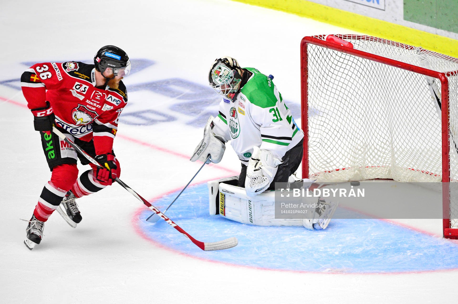 Malmö Redhawks David Liffiton gör 1-0 bakom Rögles