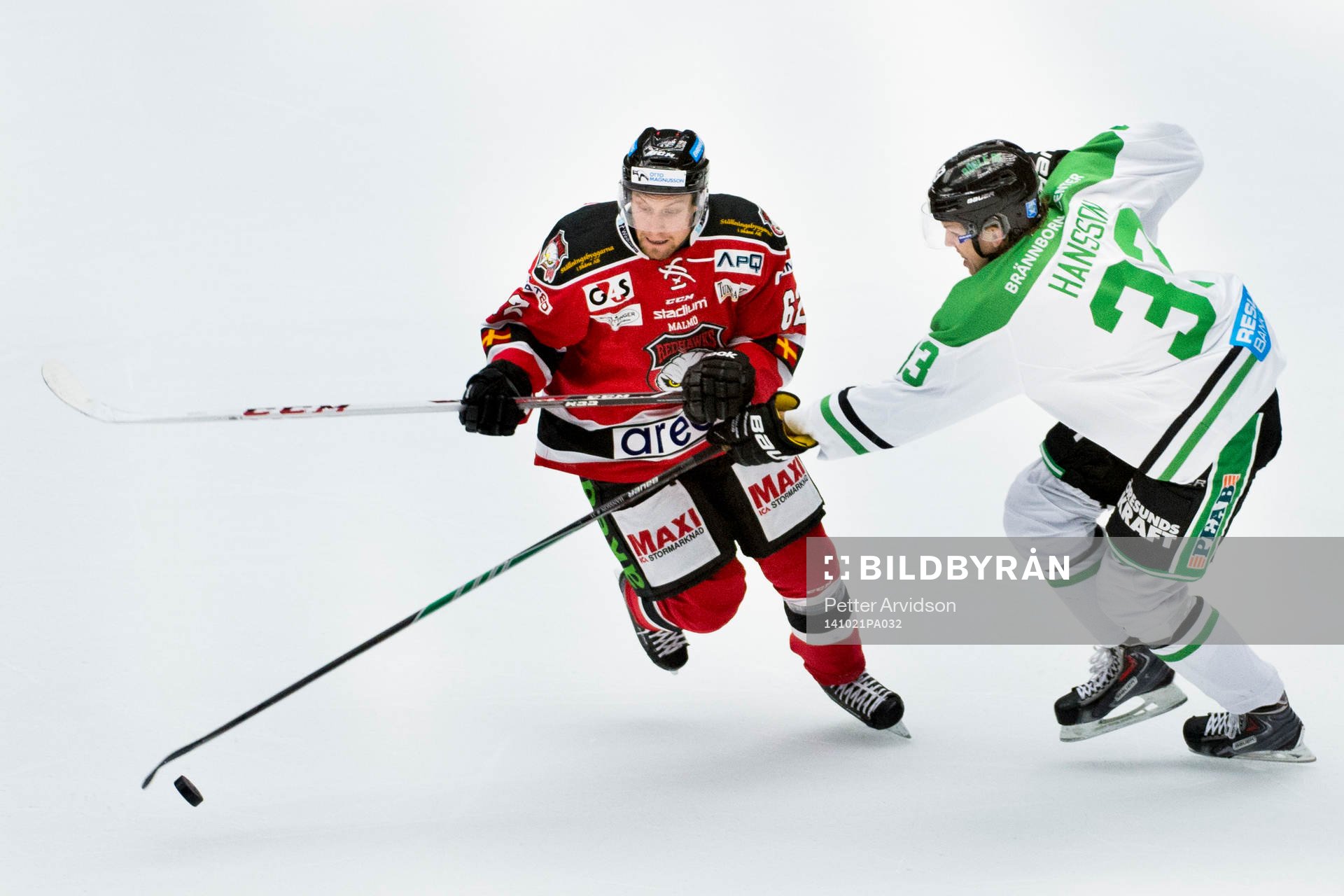 Malmö Redhawks Jens Jakobs och Rögles Niklas Hansson