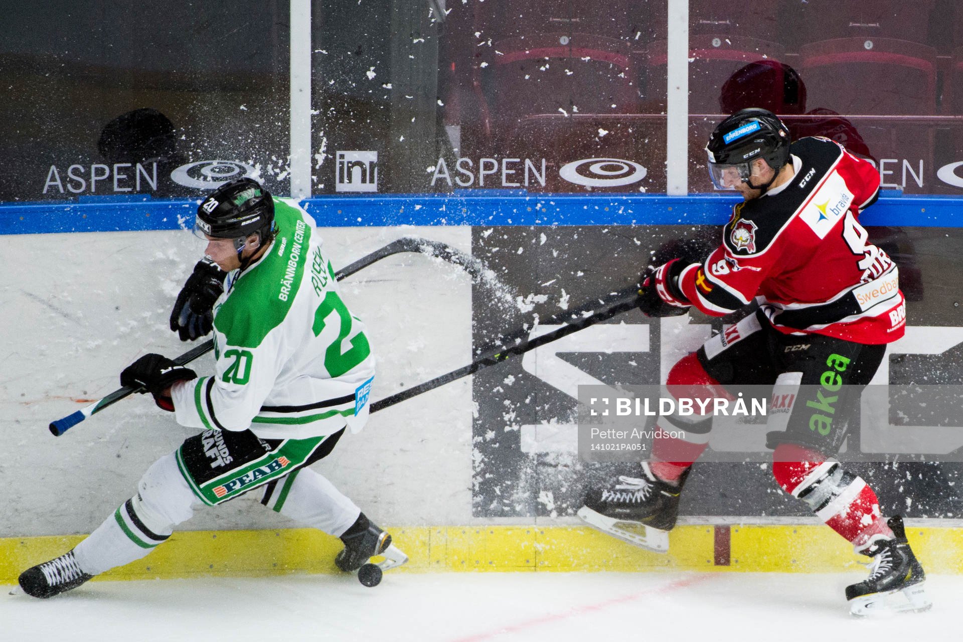 Rögles Calle Rosén och Malmö Redhawks Fredrik Storm