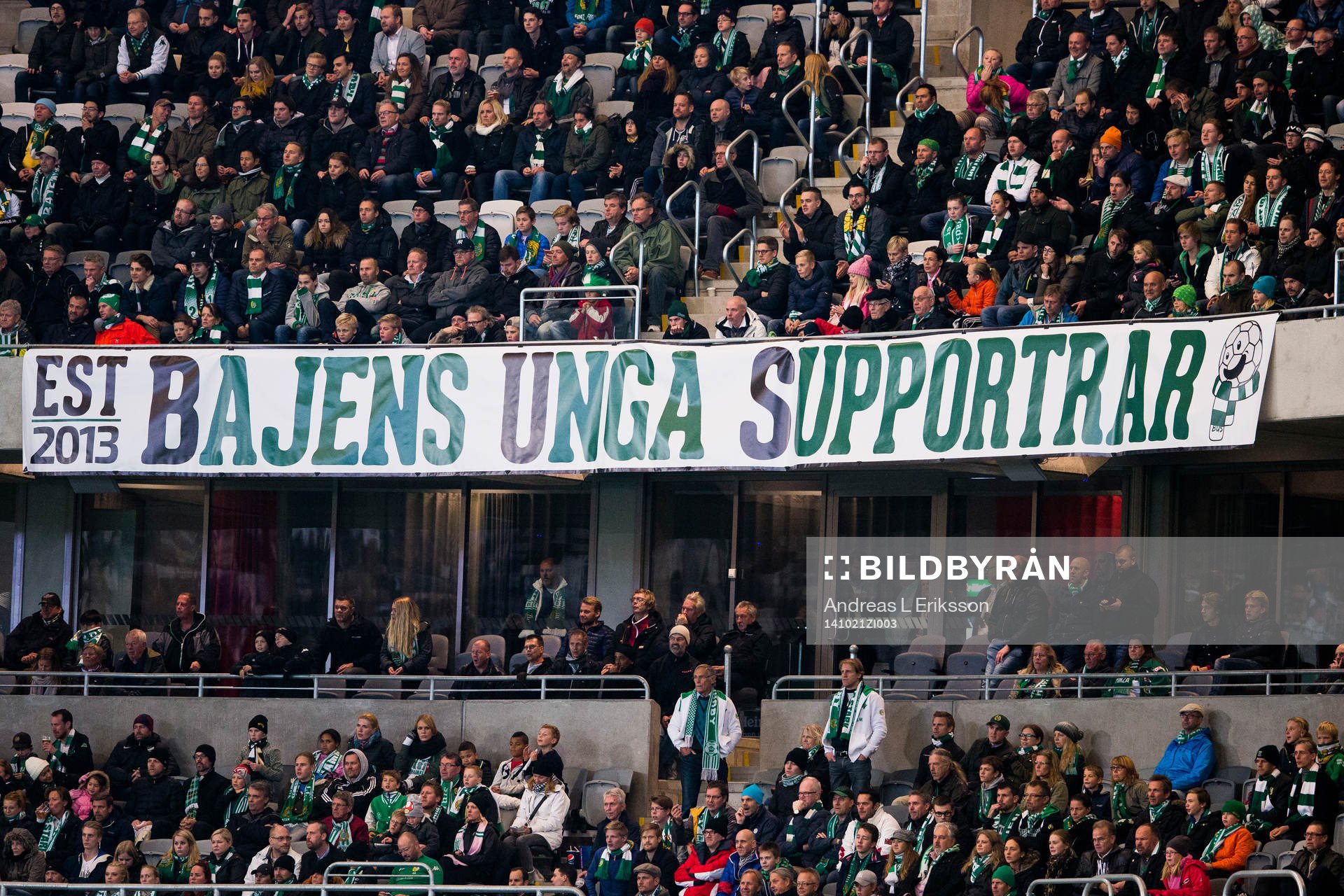 En banderoll med texten Bajens Unga Supportrar
