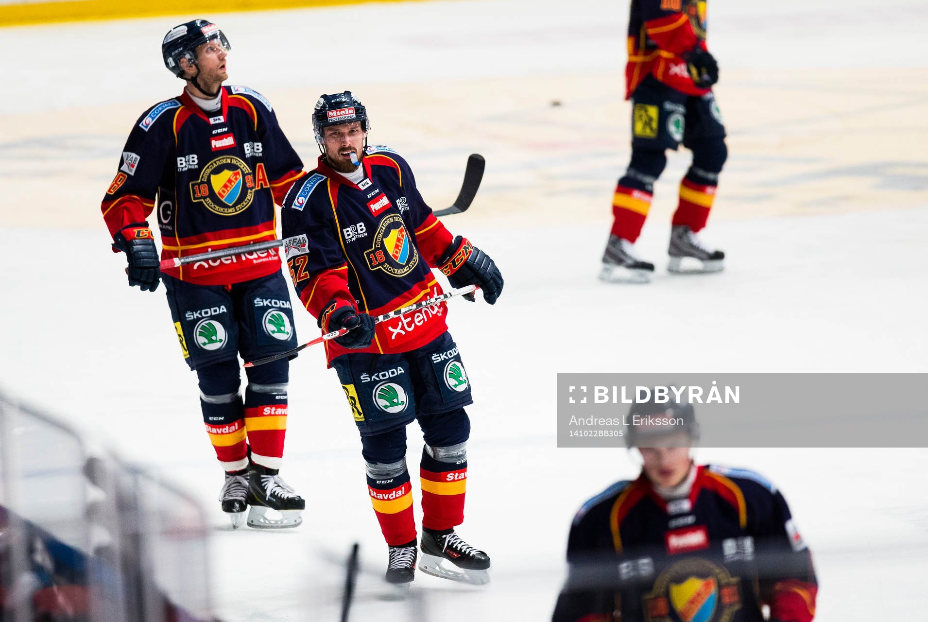 Djurgårdens Mikael Ahlén ser fundersam ut