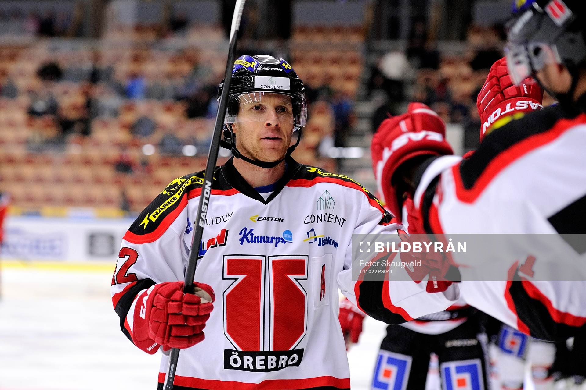Örebros Brian Willsie (v)  jublar