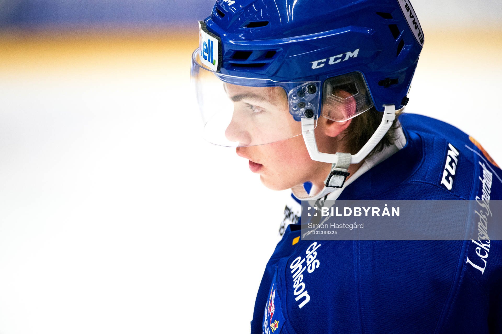 Leksands Oskar Lang före ishockeymatchen i SHL mellan