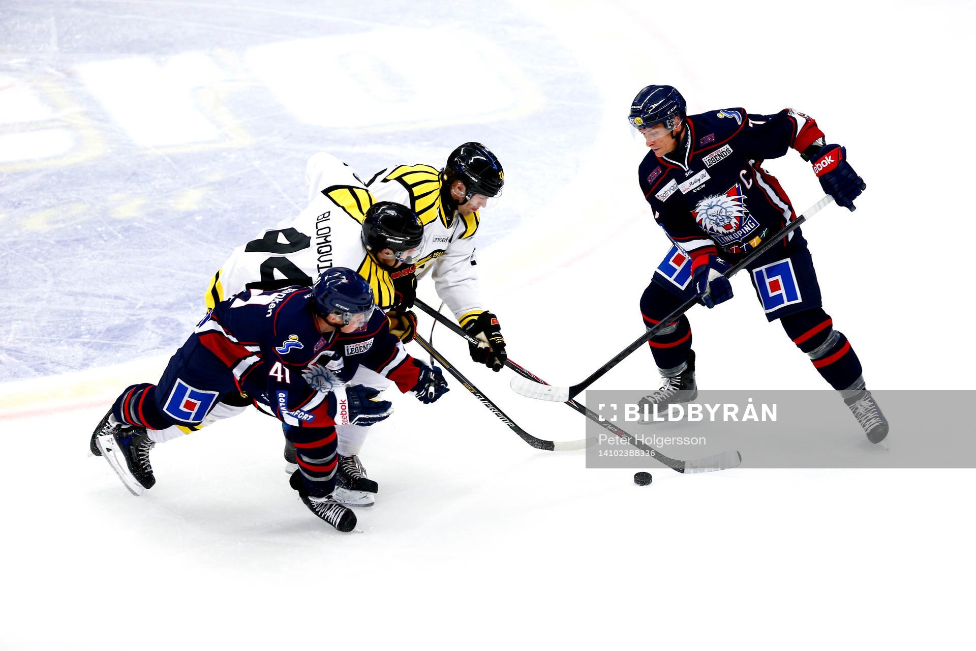Brynäs Jacob Blomqvist och Linköpings Broc Little  och