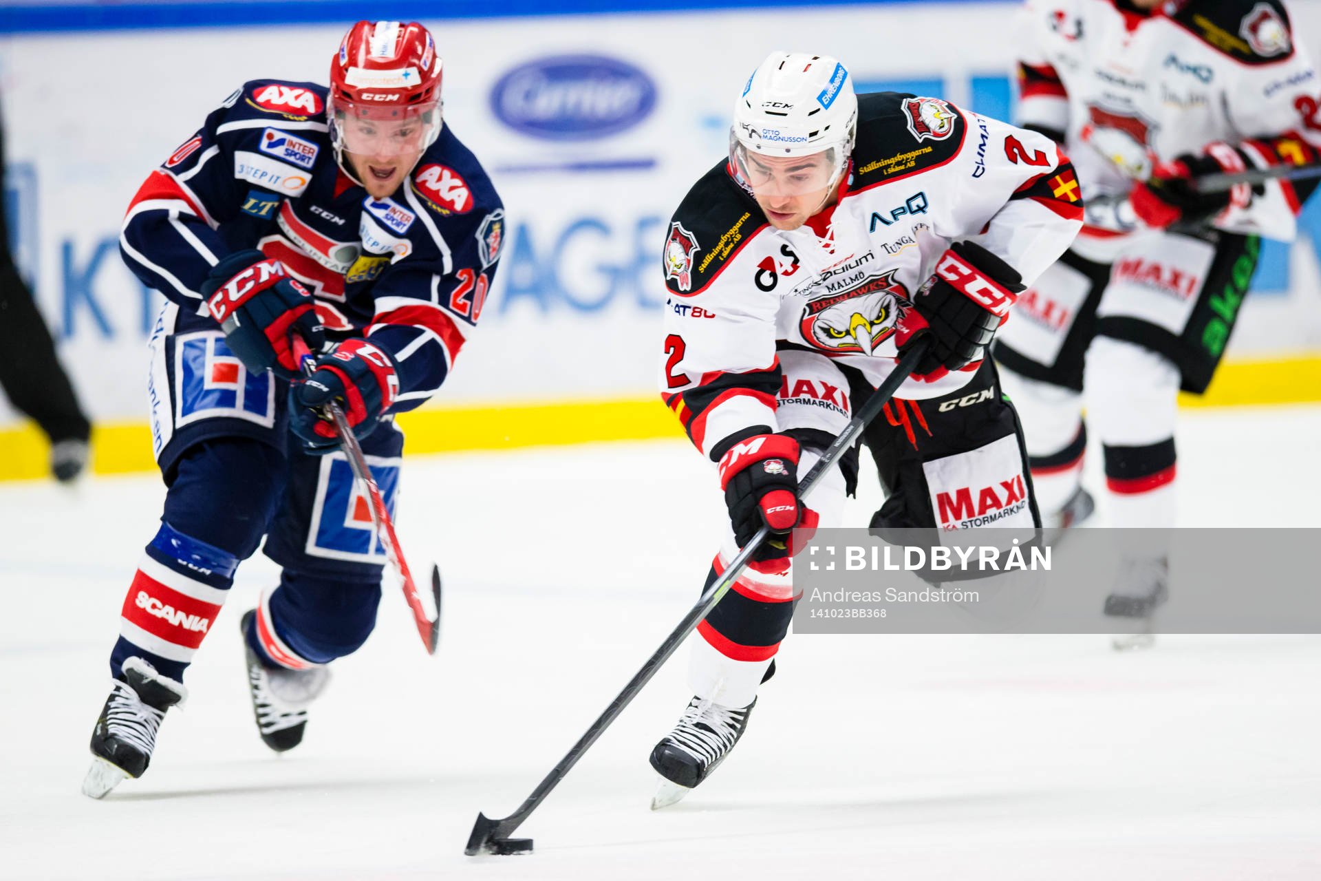 Malmö Redhawks Nils Andersson jagas av Södertäljes