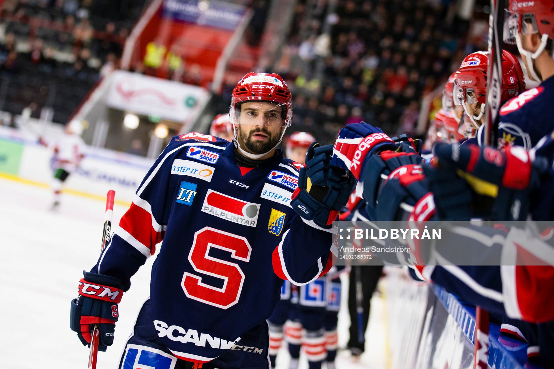 Södertäljes Mattias Beck firar sitt och Södertäljes 1-0
