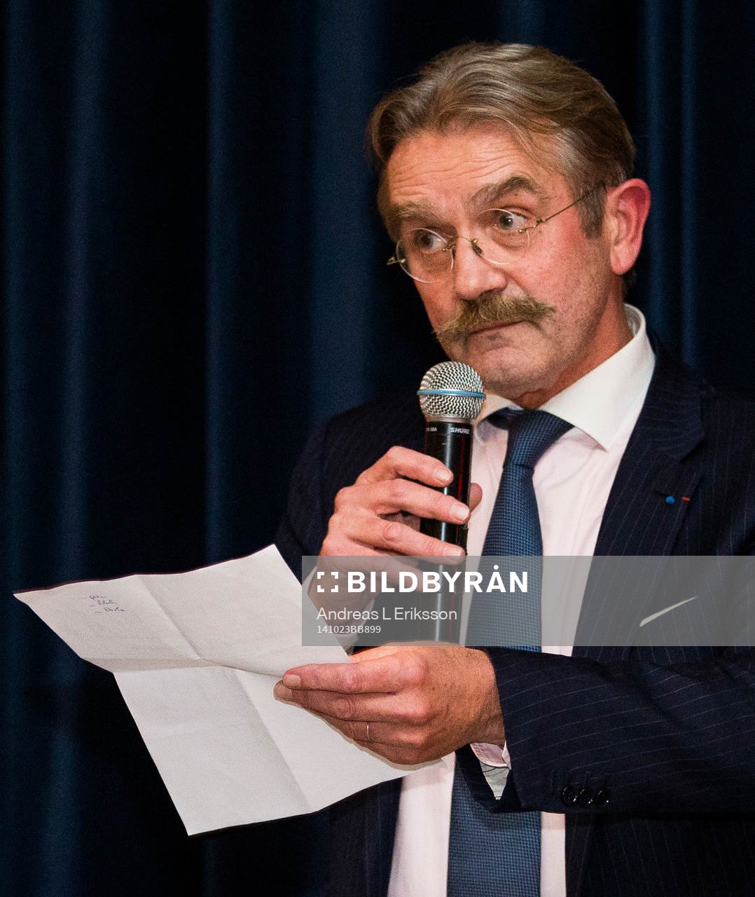 S ordförande Frederic Thiriez håller tal