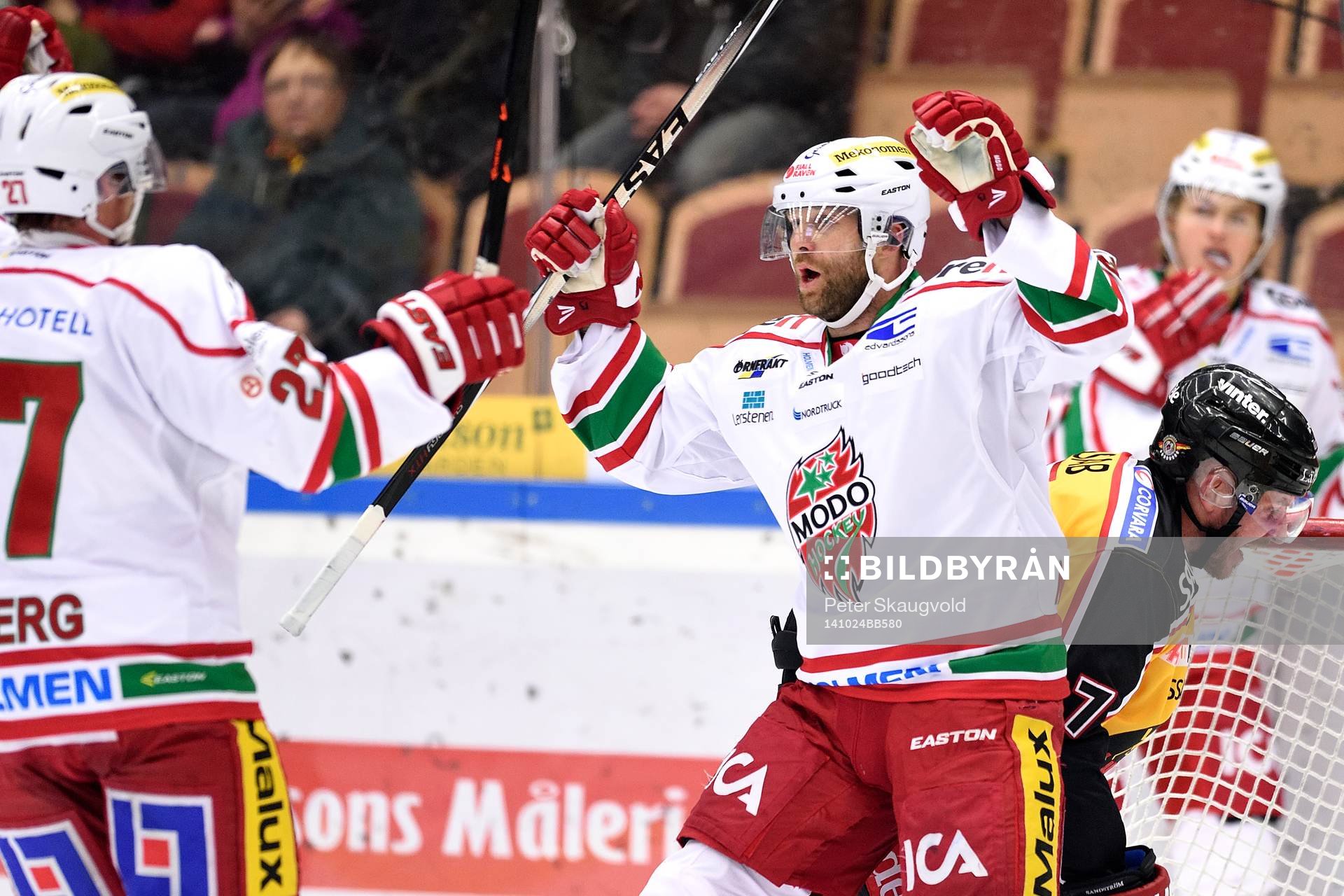 Modos Niklas Nordgren jublar