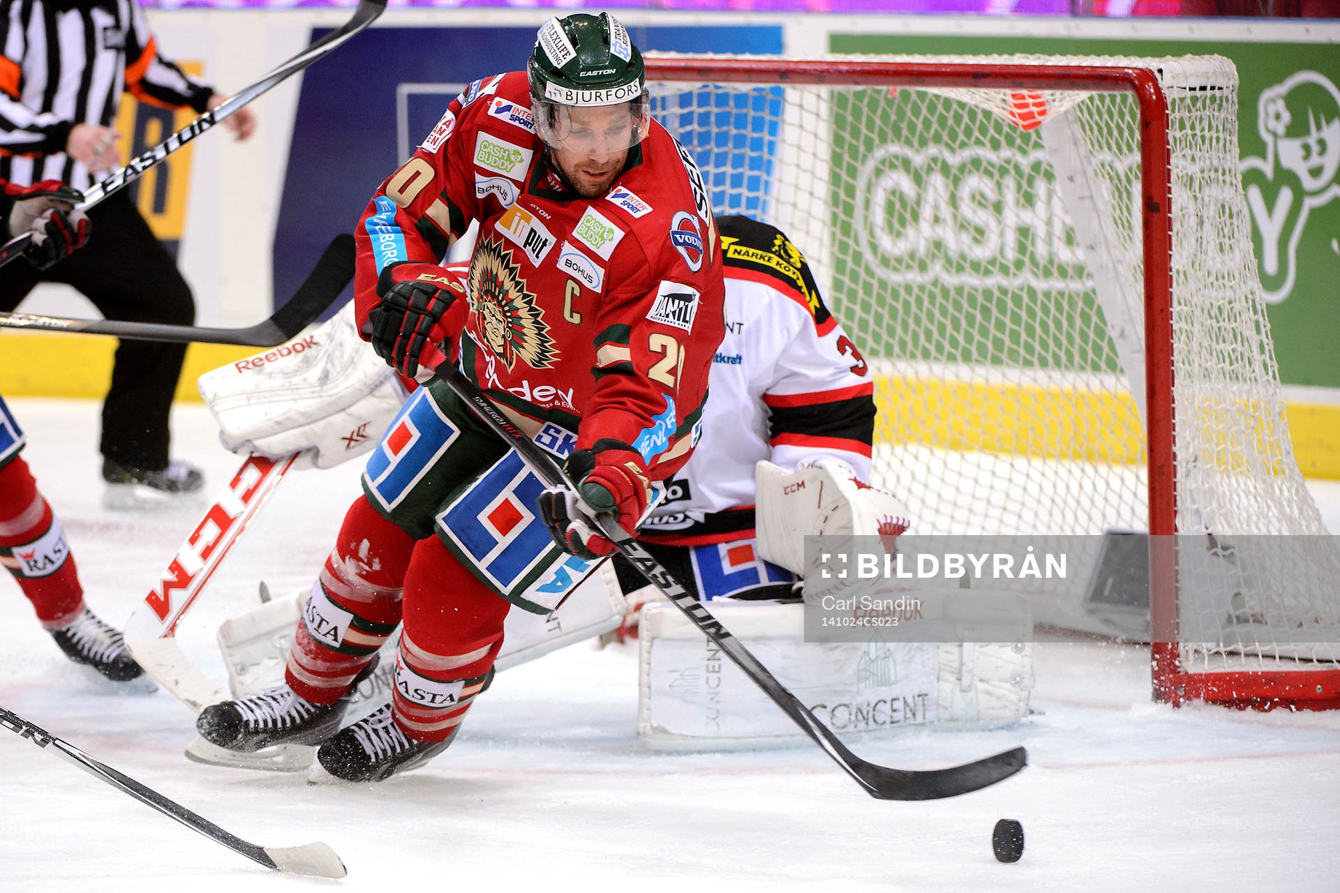 Frölundas Joel Lundqvist oroar framför Örebros mål