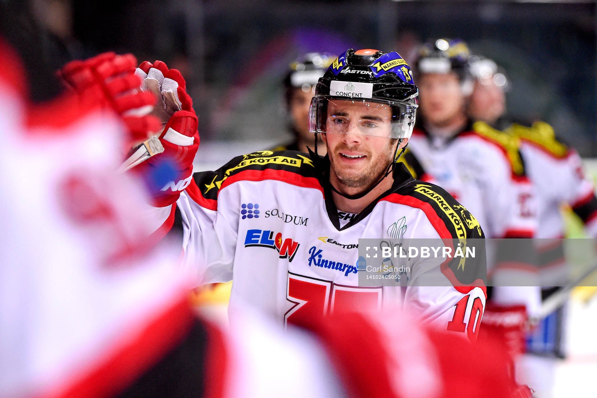 Örebros Derek Ryan jublar