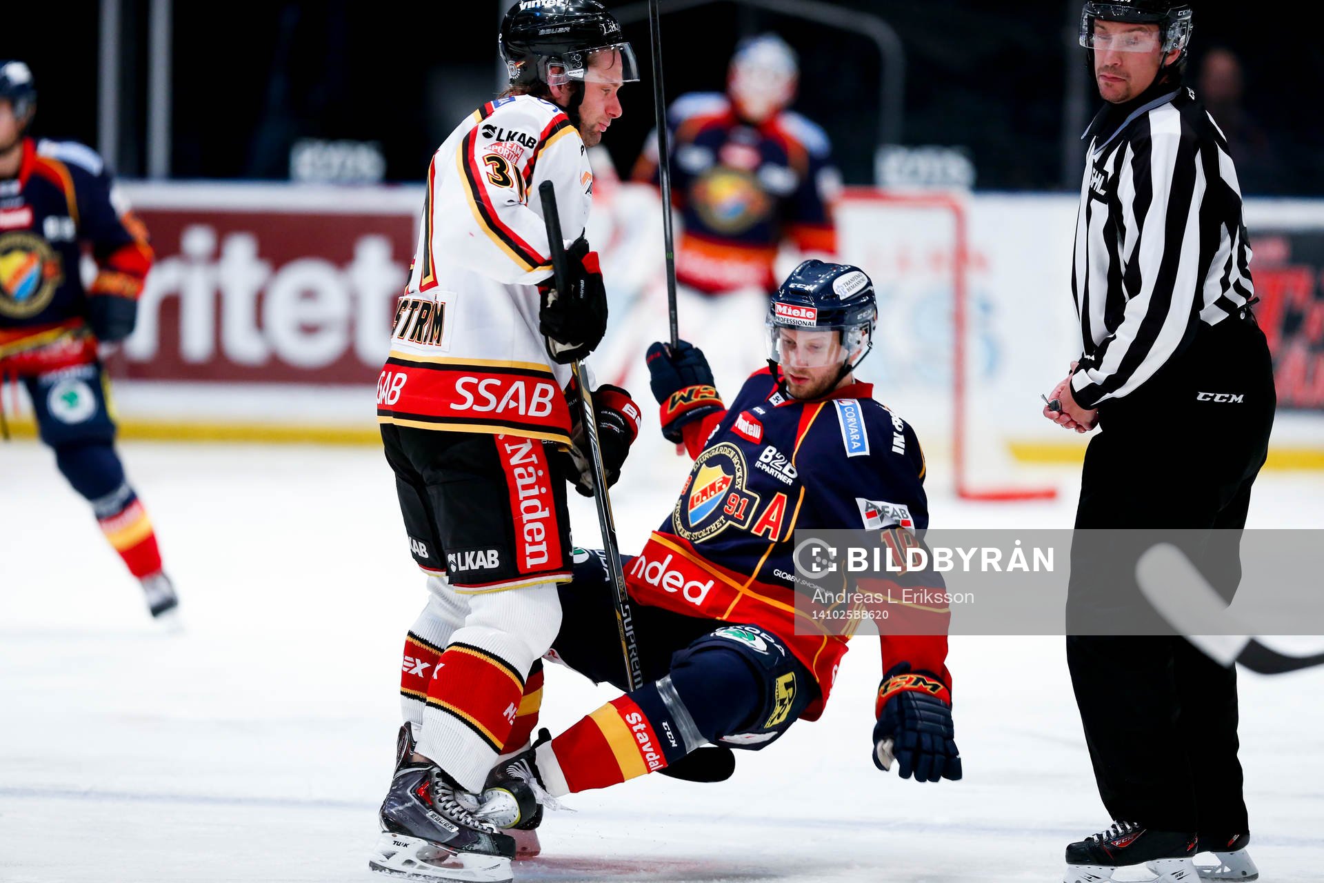 Djurgårdens Michael Holmqvist faller