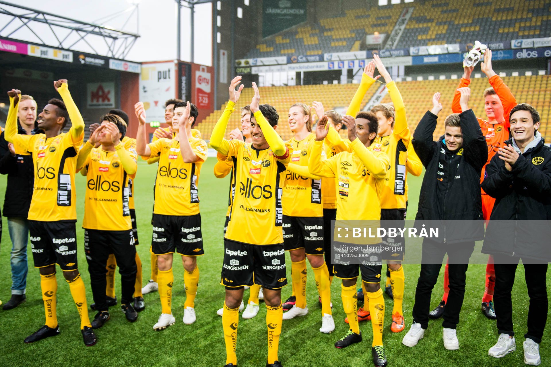 Elfsborgs spelare tackar publiken