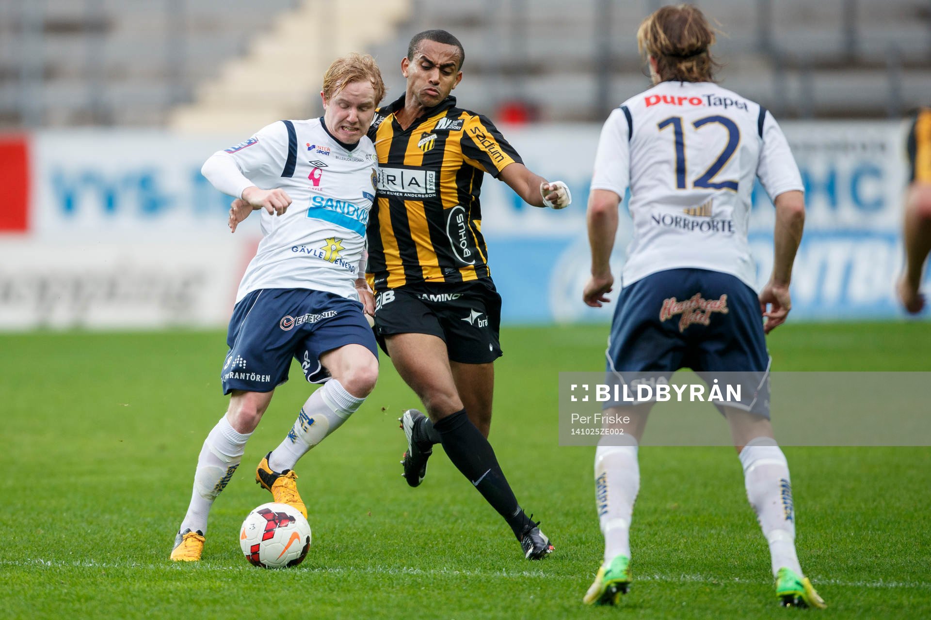 Gefles Simon Lundevall och Häckens Walid Atta