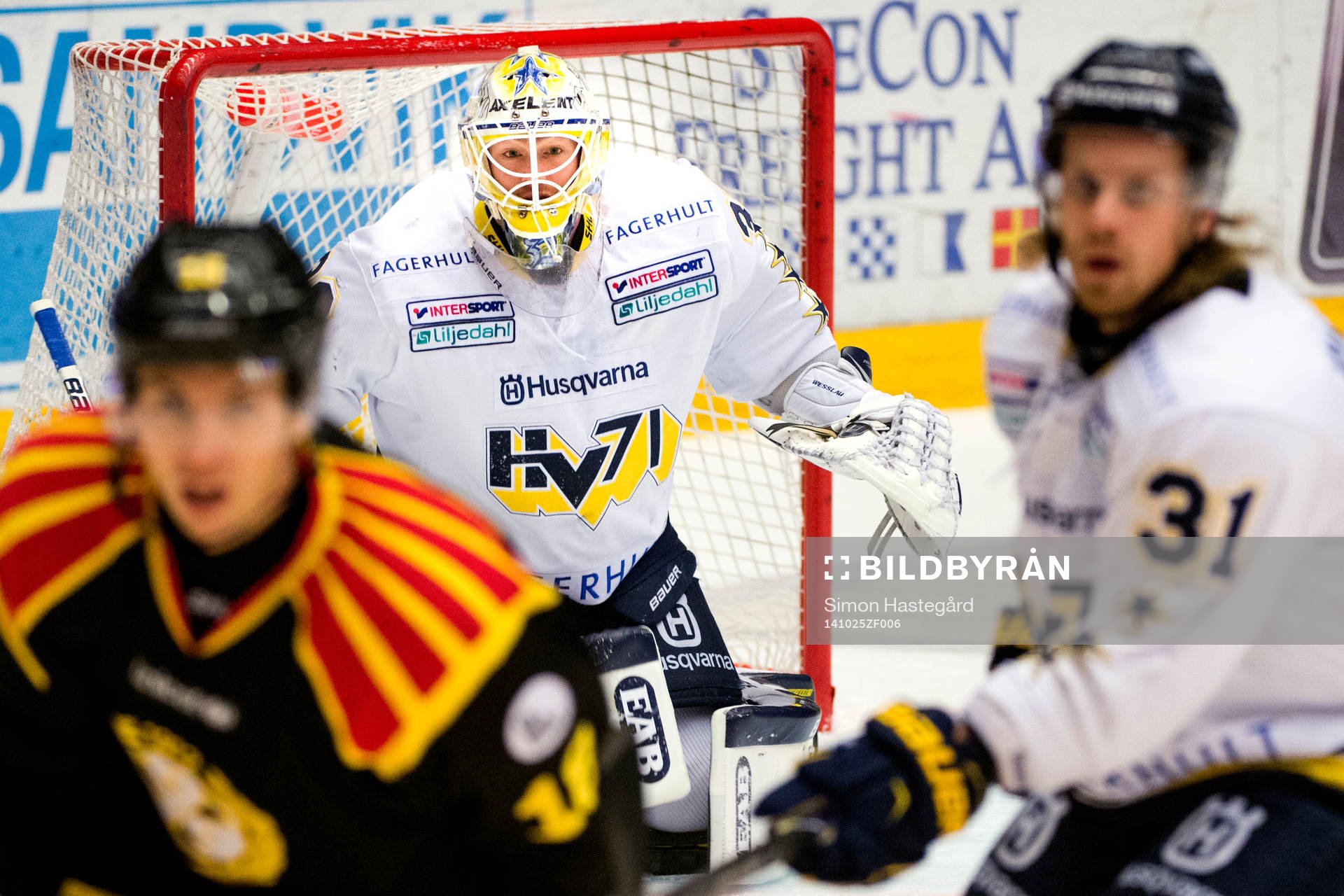 HV71s målvakt Gustaf Wesslau
