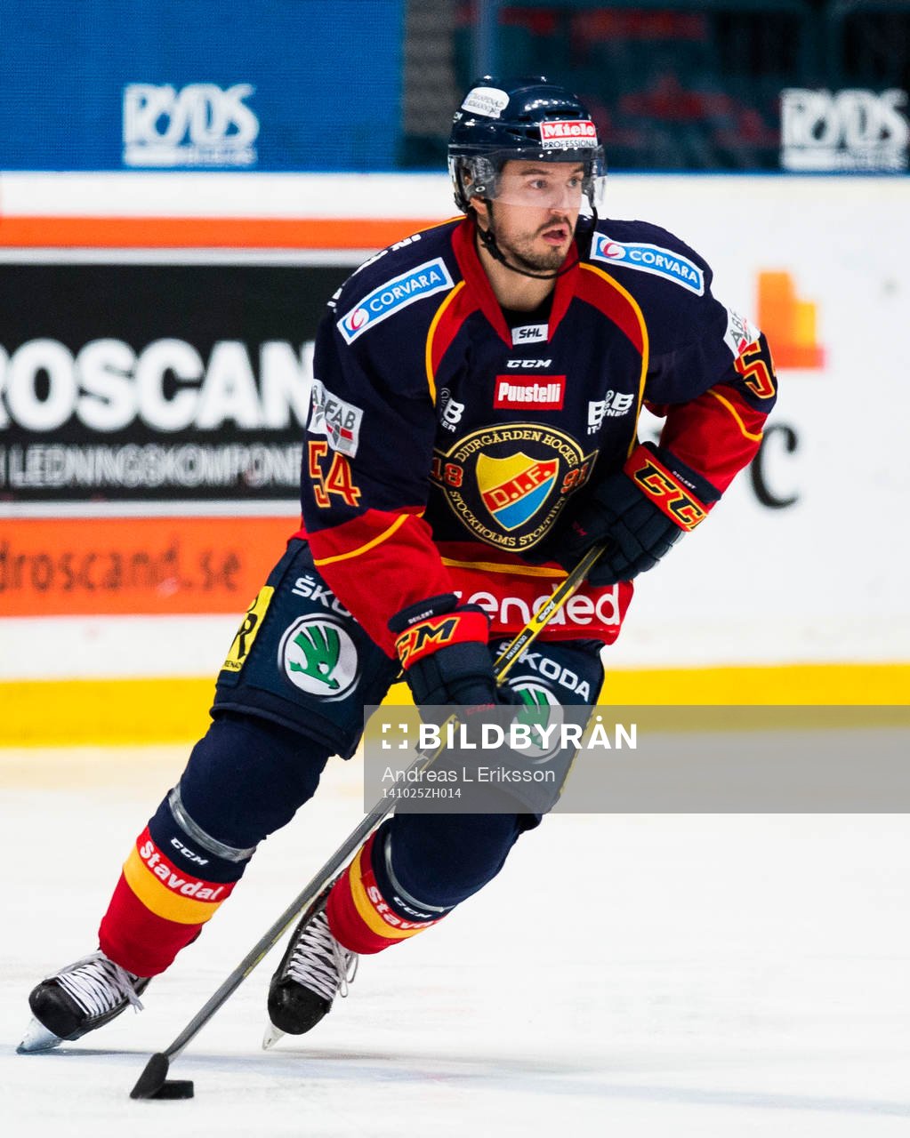 Djurgårdens Alexander Deilert med pucken
