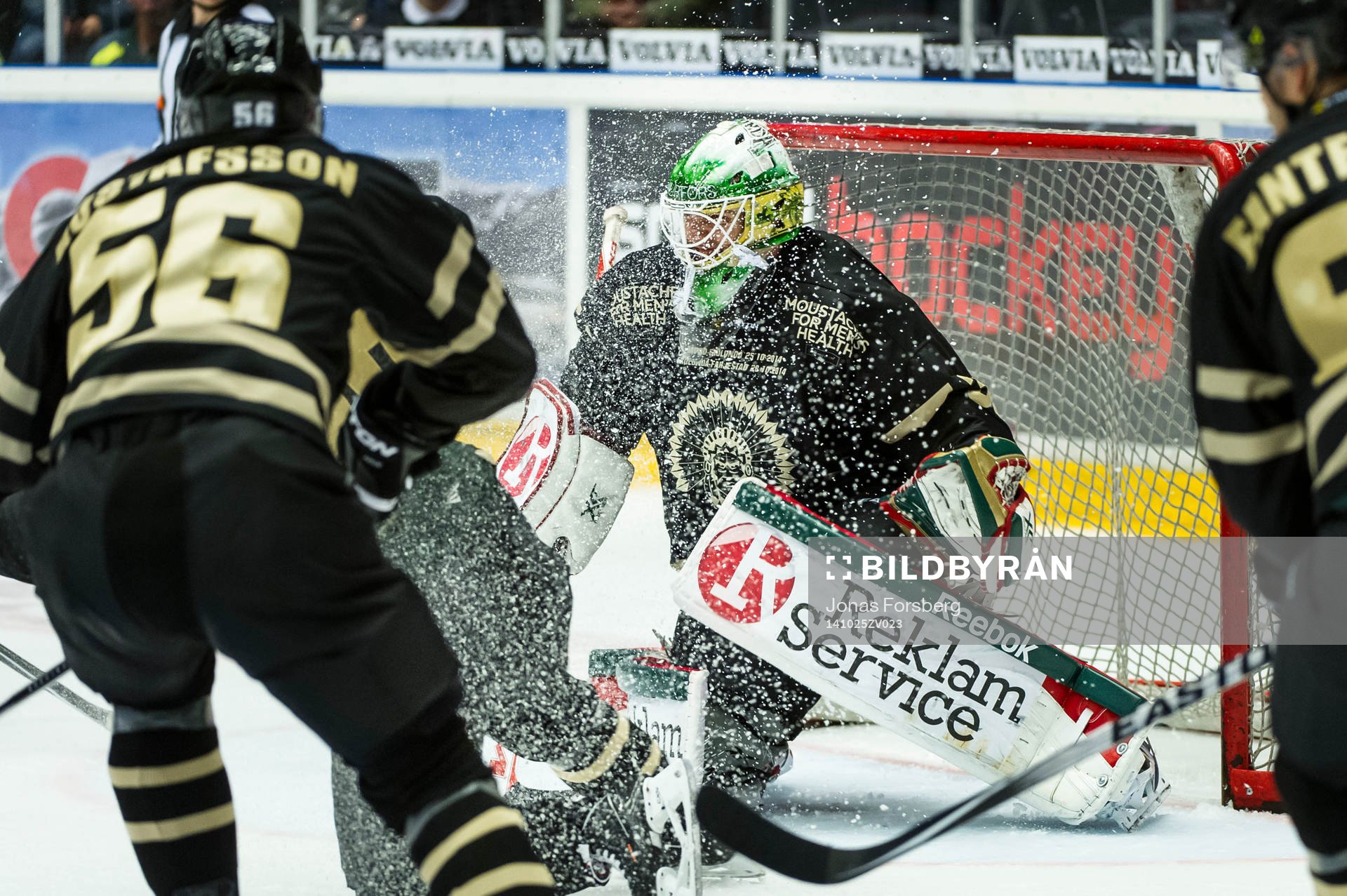 Frölundas målvakt Linus Fernström släppte in tre mål