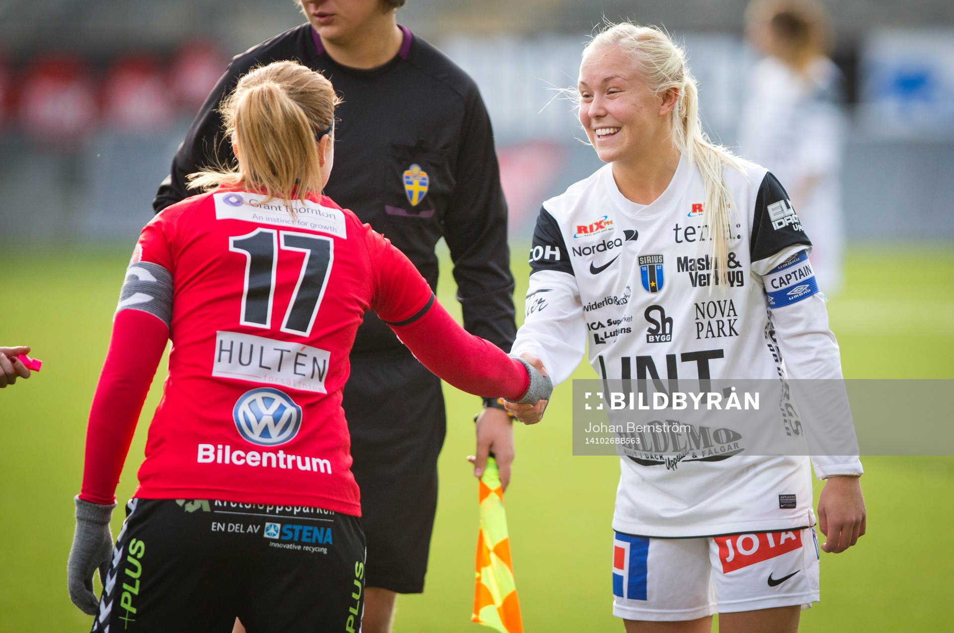 Kristianstads Katja Jönsson och Sirius Sofia Fors innan