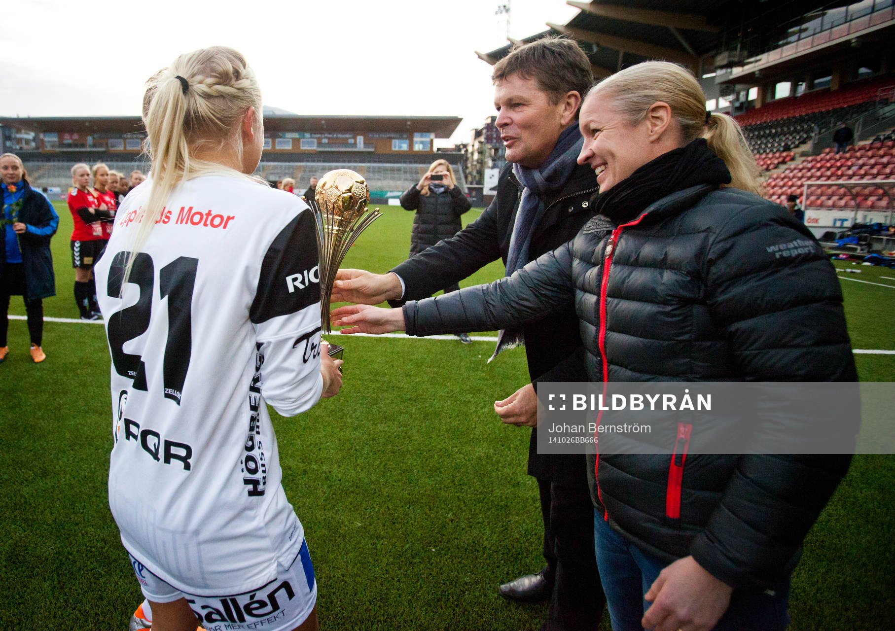 Sirius vinner finalen och prisutdelare är Svenska spels VD