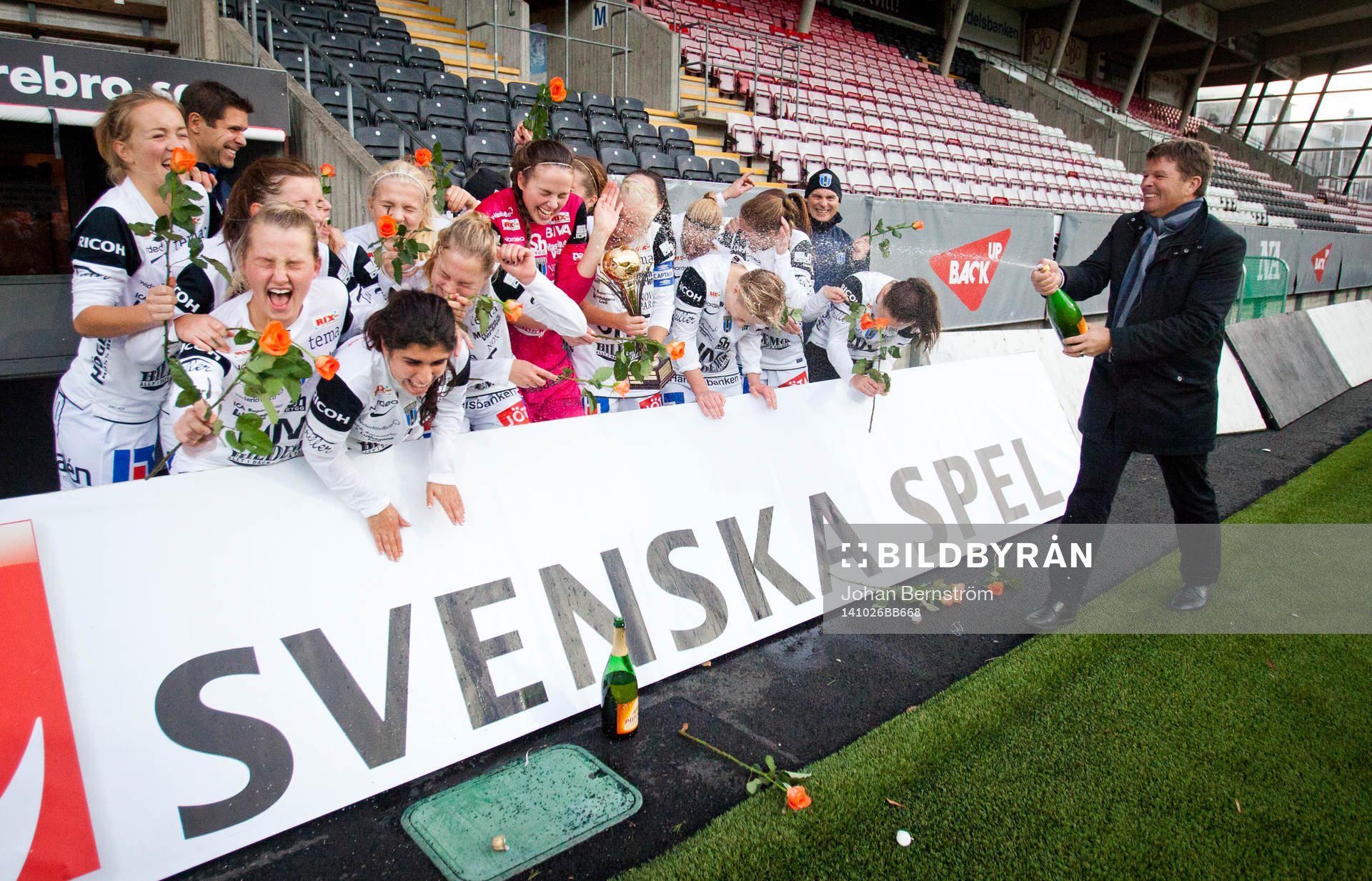 Sirius vinner finalen och prisutdelare är Svenska spels VD
