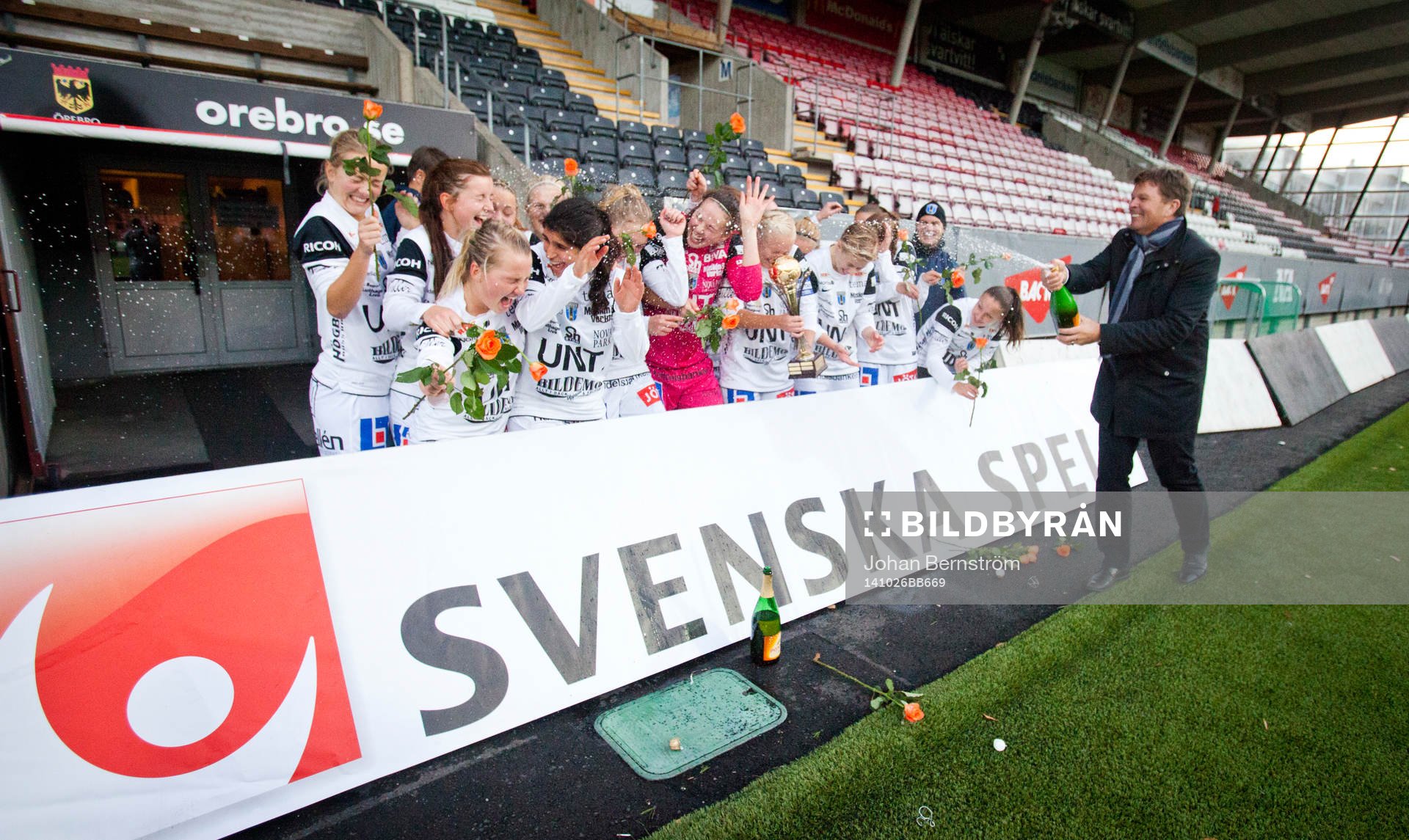 Sirius vinner finalen och prisutdelare är Svenska spels VD