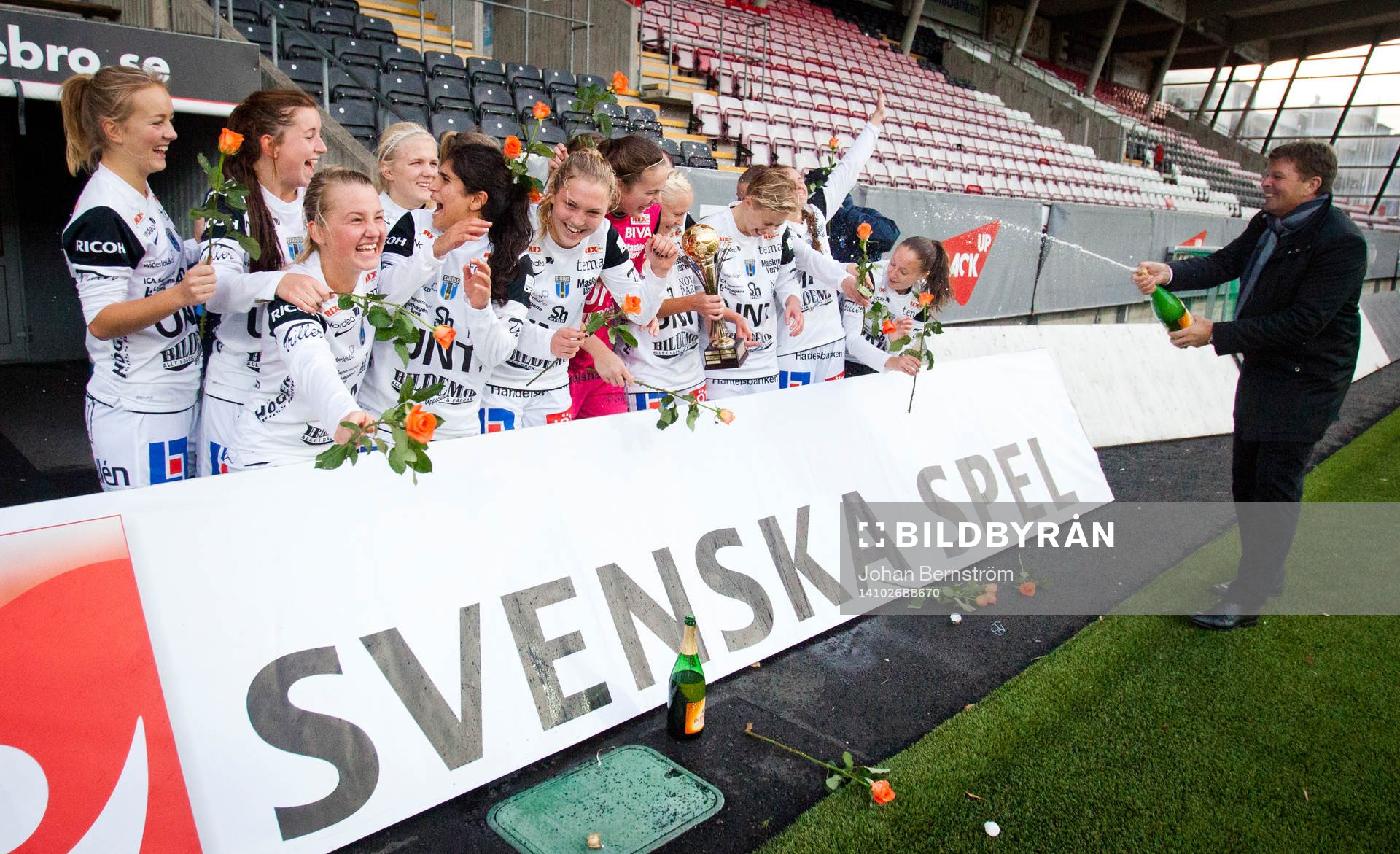 Sirius vinner finalen och prisutdelare är Svenska spels VD