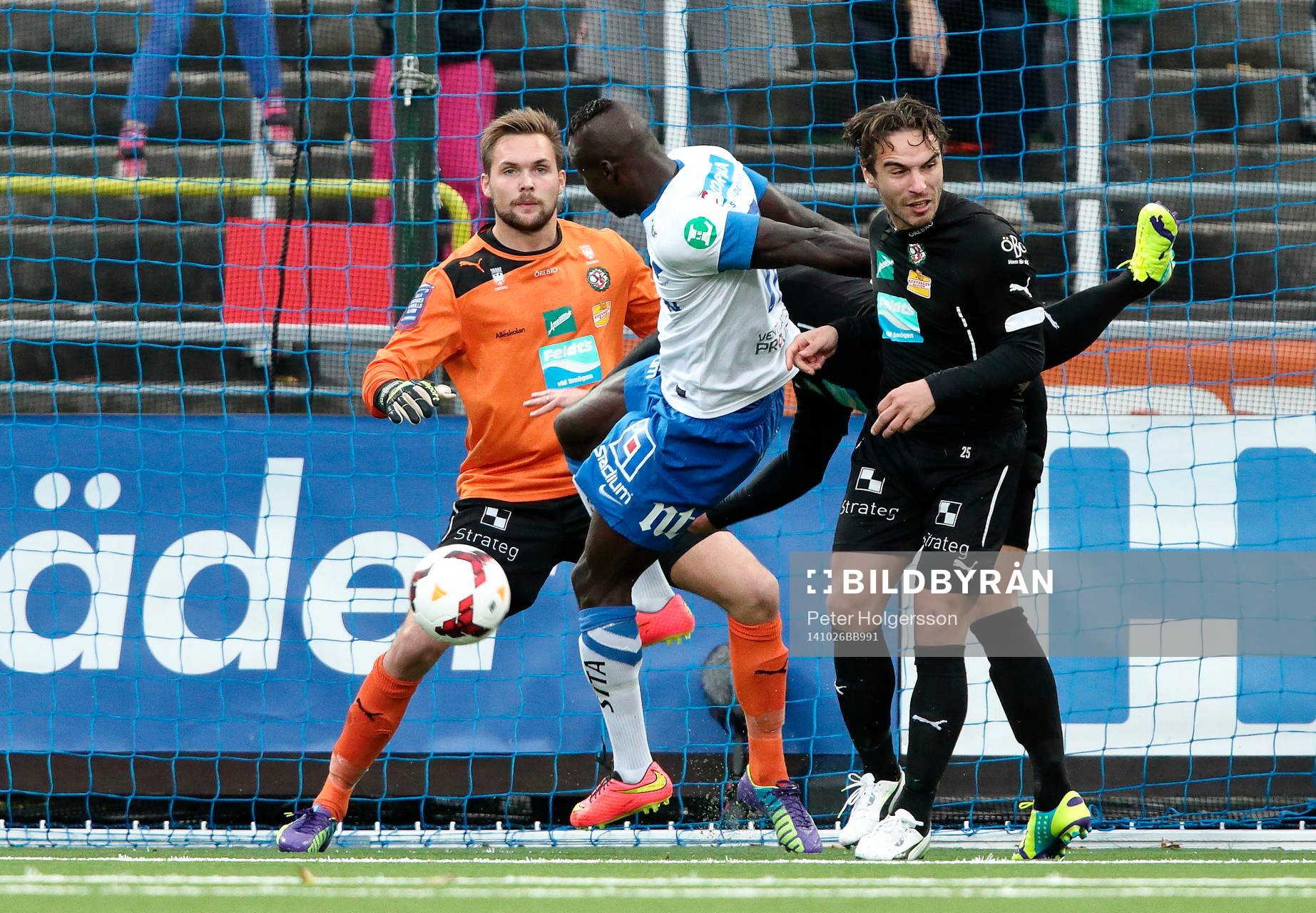 Örebros målvakt Oscar Jansson, Norrköpings Emir Kujovic