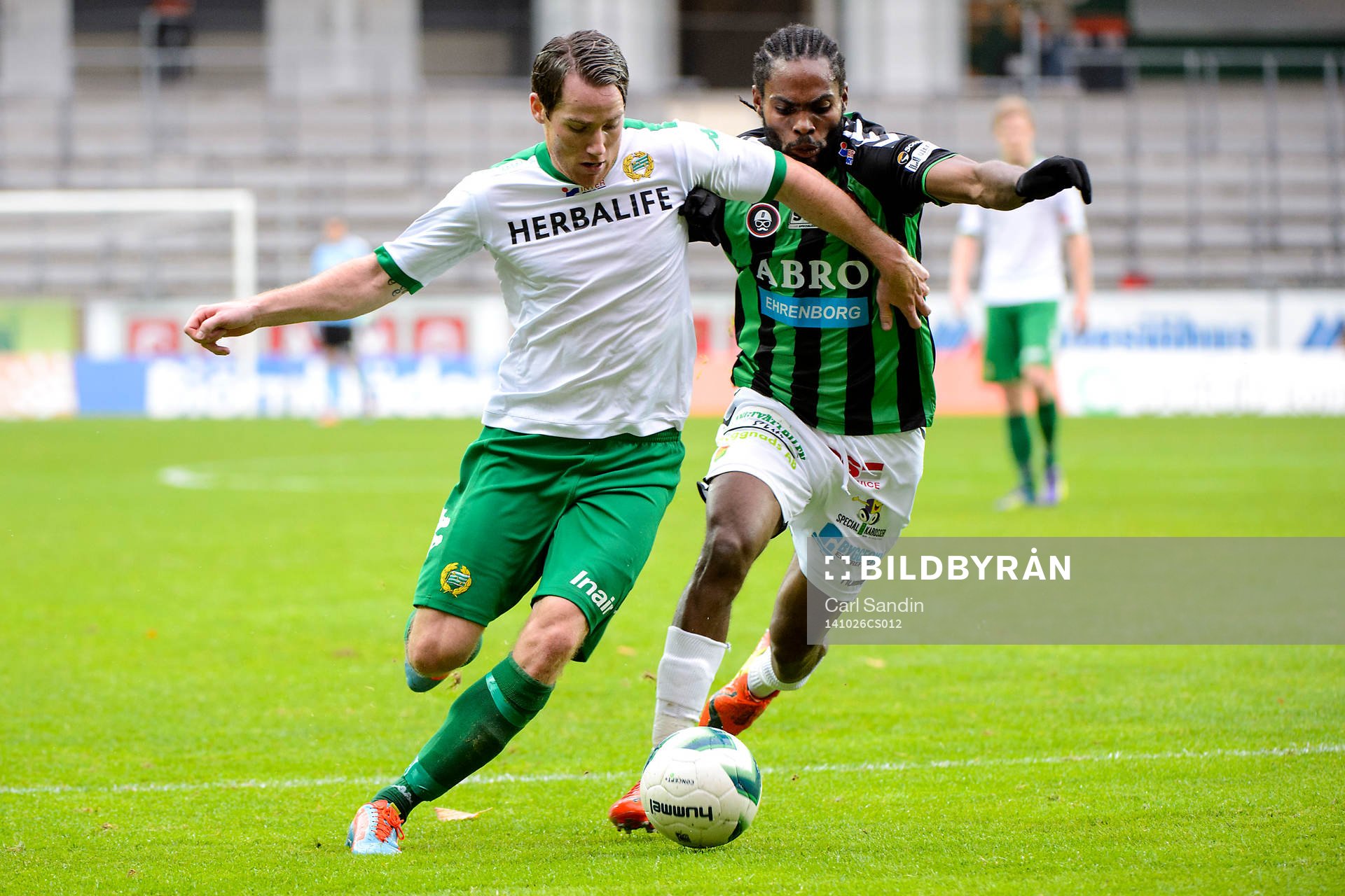 Hammarbys Johan Persson jagas av GAIS Richard Ntomba Ekunde