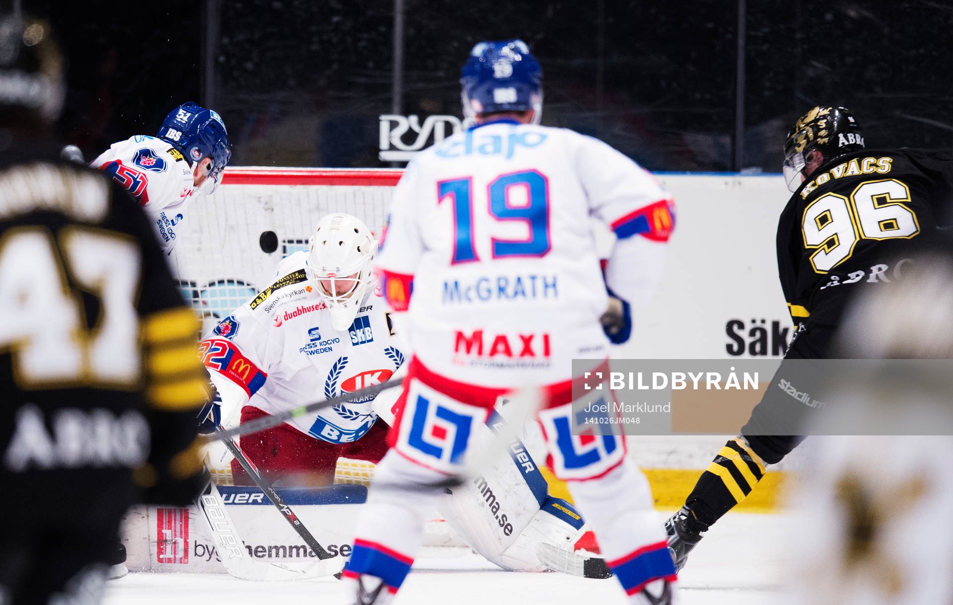 s Robin Kovacs skjuter in 3-1 bakom Oskarshamns målvakt
