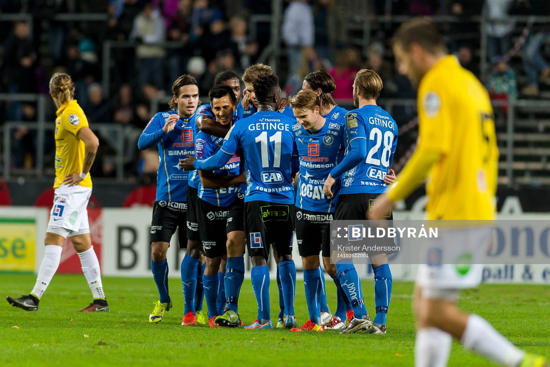 Halmstads Mikael Boman jublar med laget