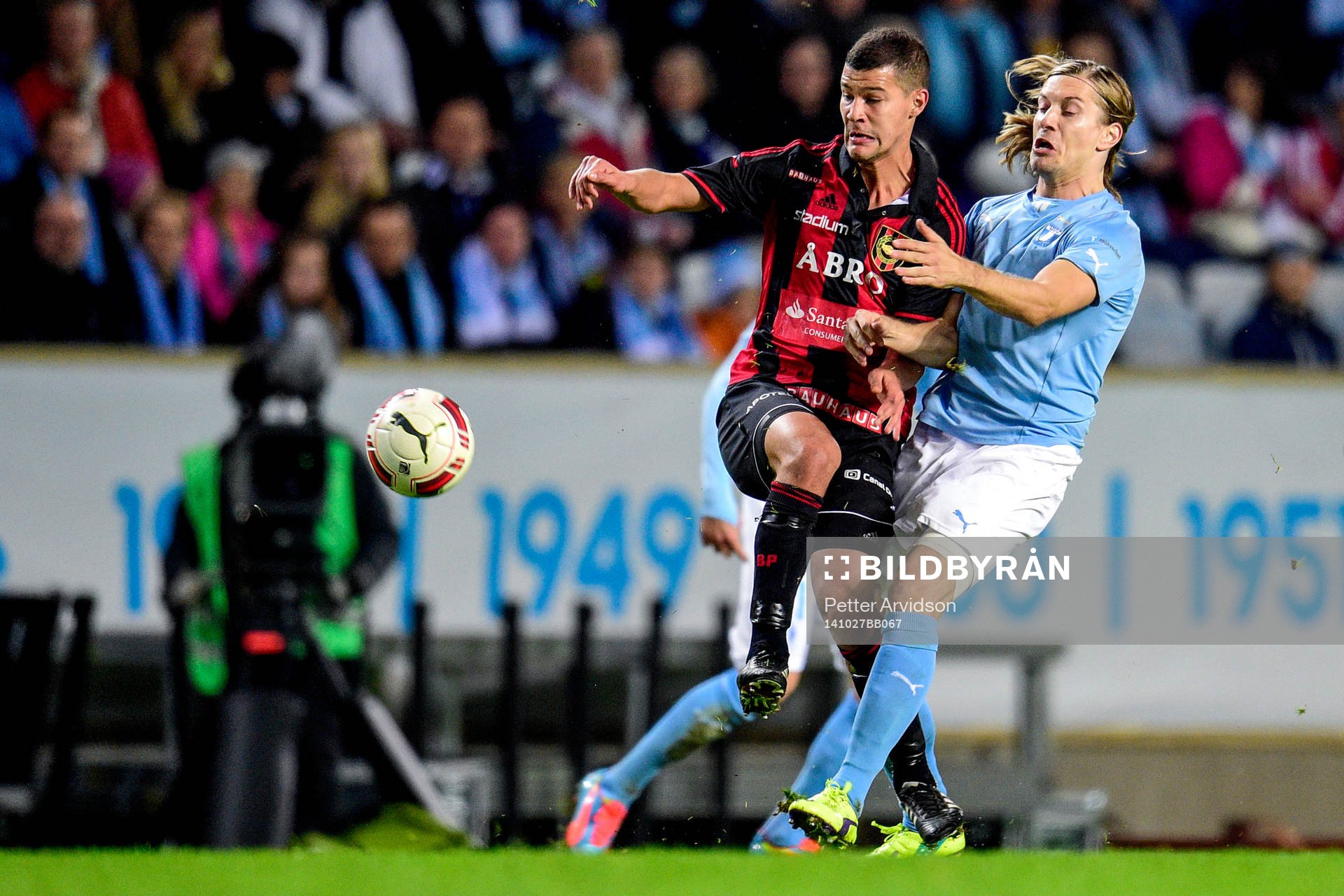 Brommapojkarnas Mauricio Albornoz och Malmö FFs Markus