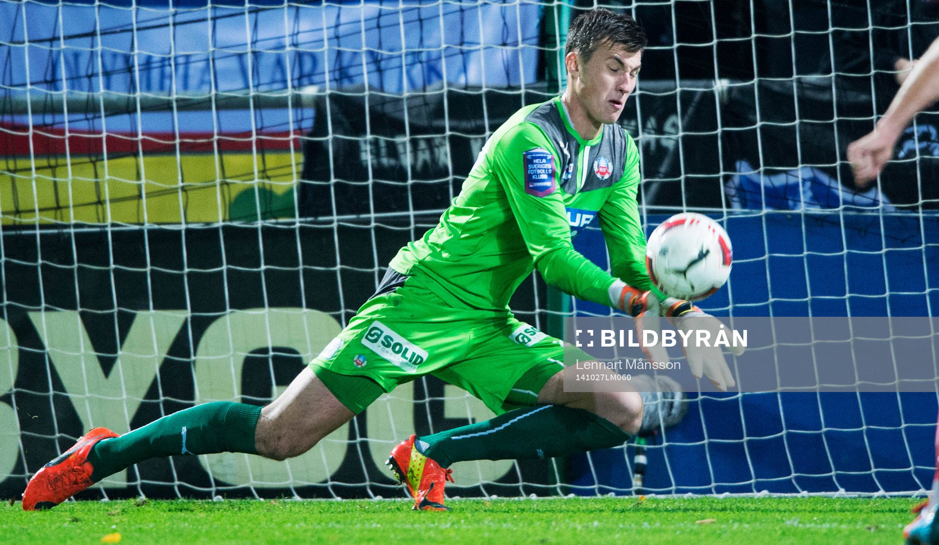 Helsingborgs målvakt Andreas Linde  i matchen i